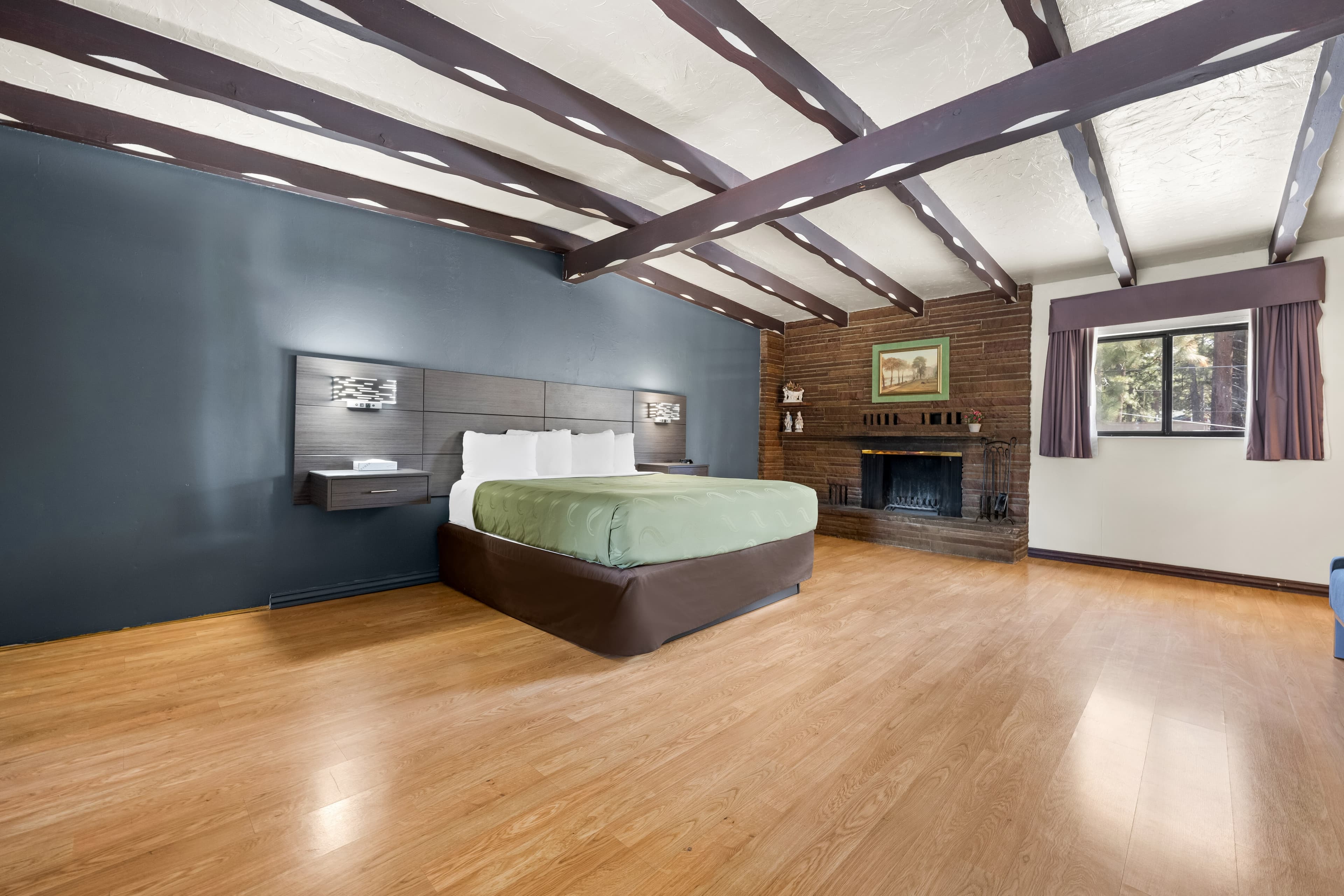 Econo Lodge Inn & Suites Heavenly Village Area — 15