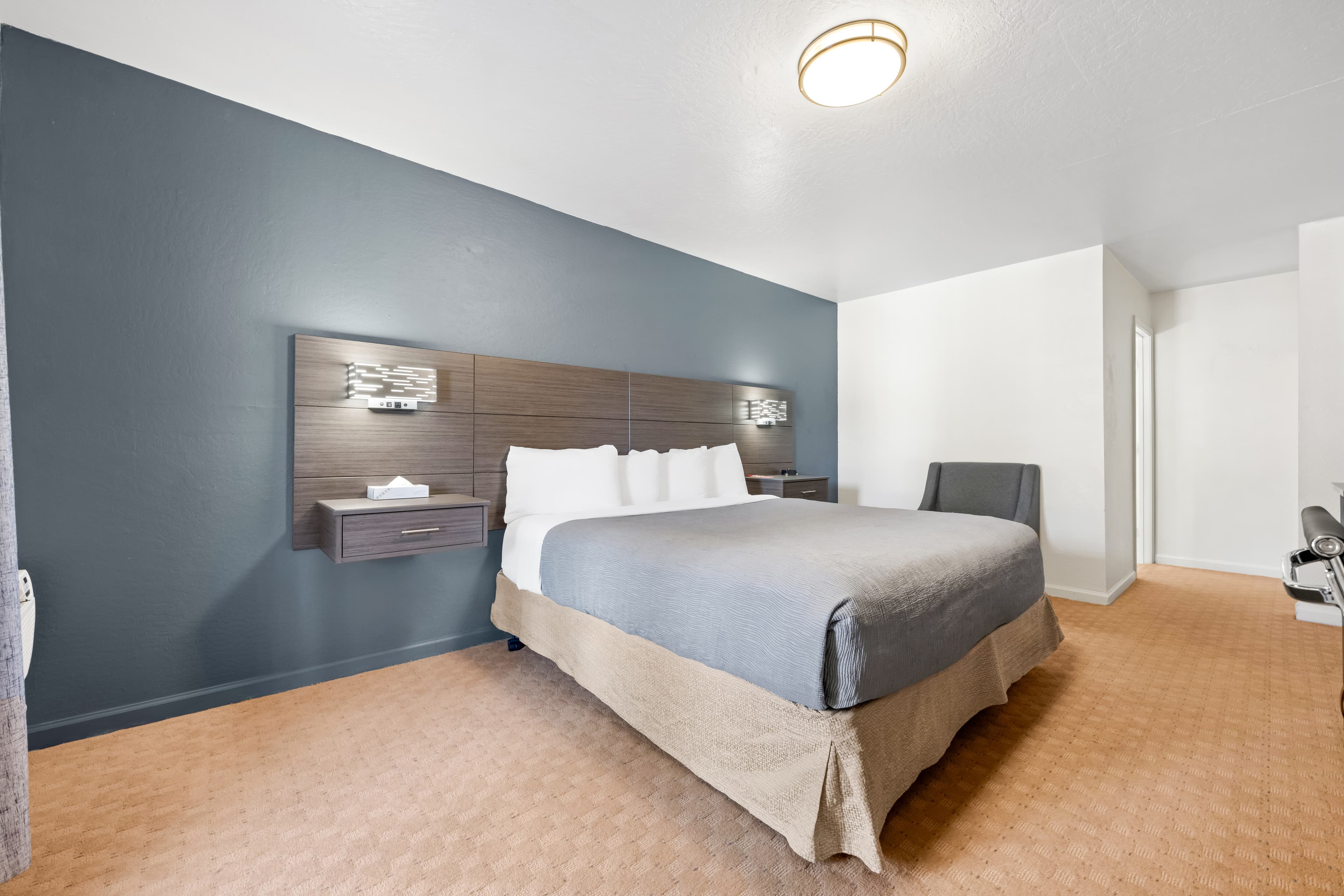 Econo Lodge Inn & Suites Heavenly Village Area — 32