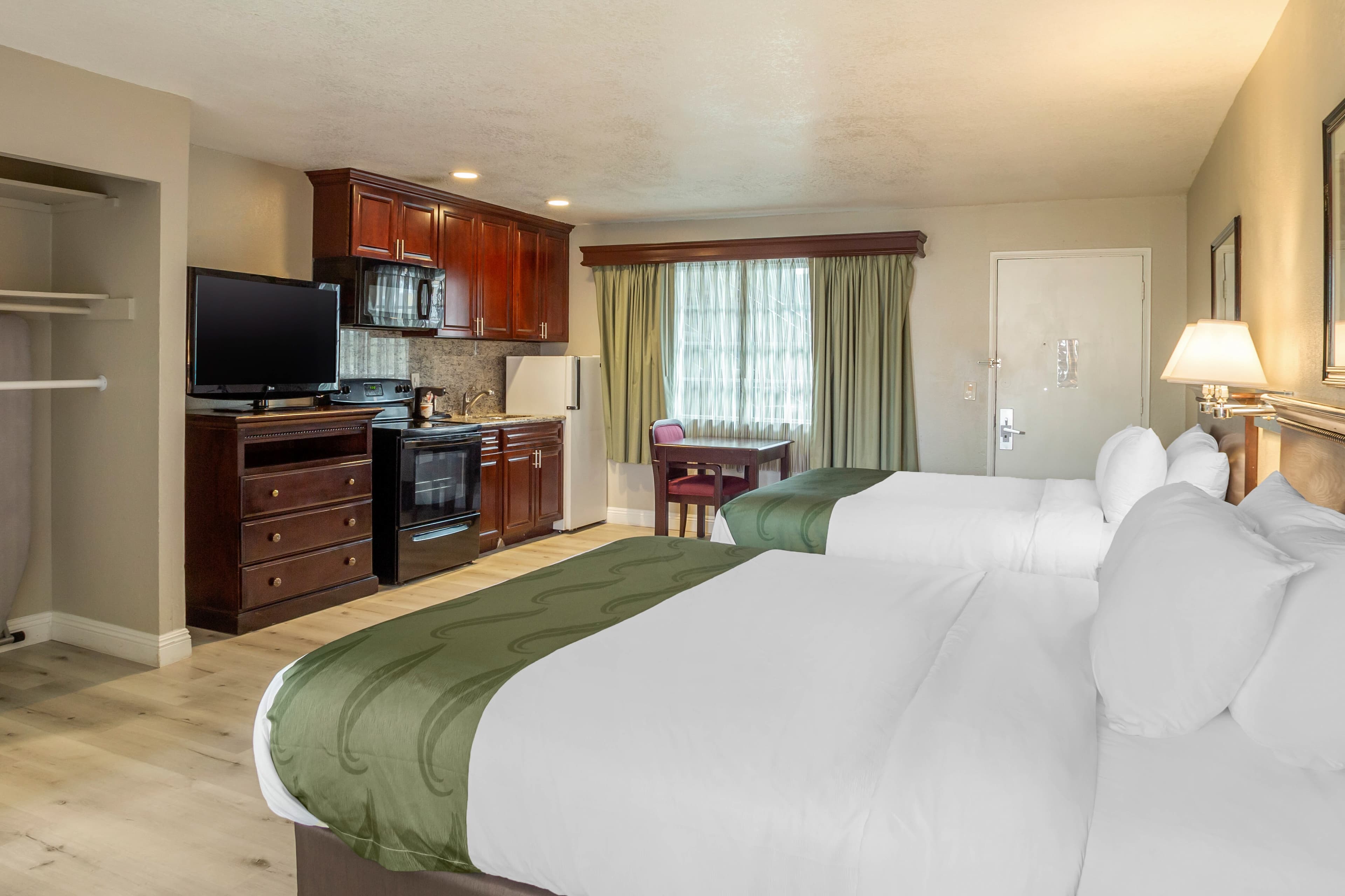 Quality Inn & Suites El Cajon San Diego East - Image 3