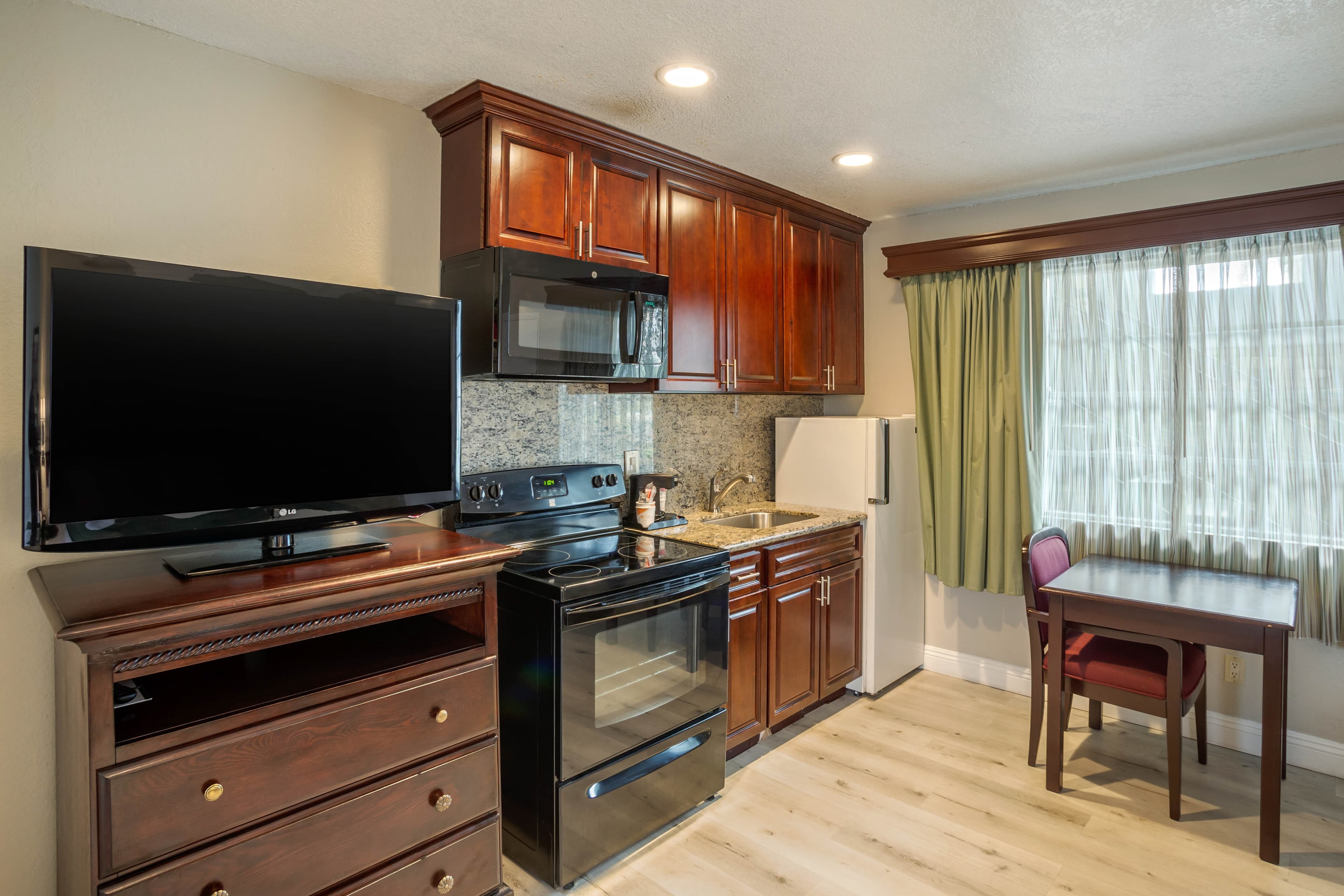 Quality Inn & Suites El Cajon San Diego East - Image 4
