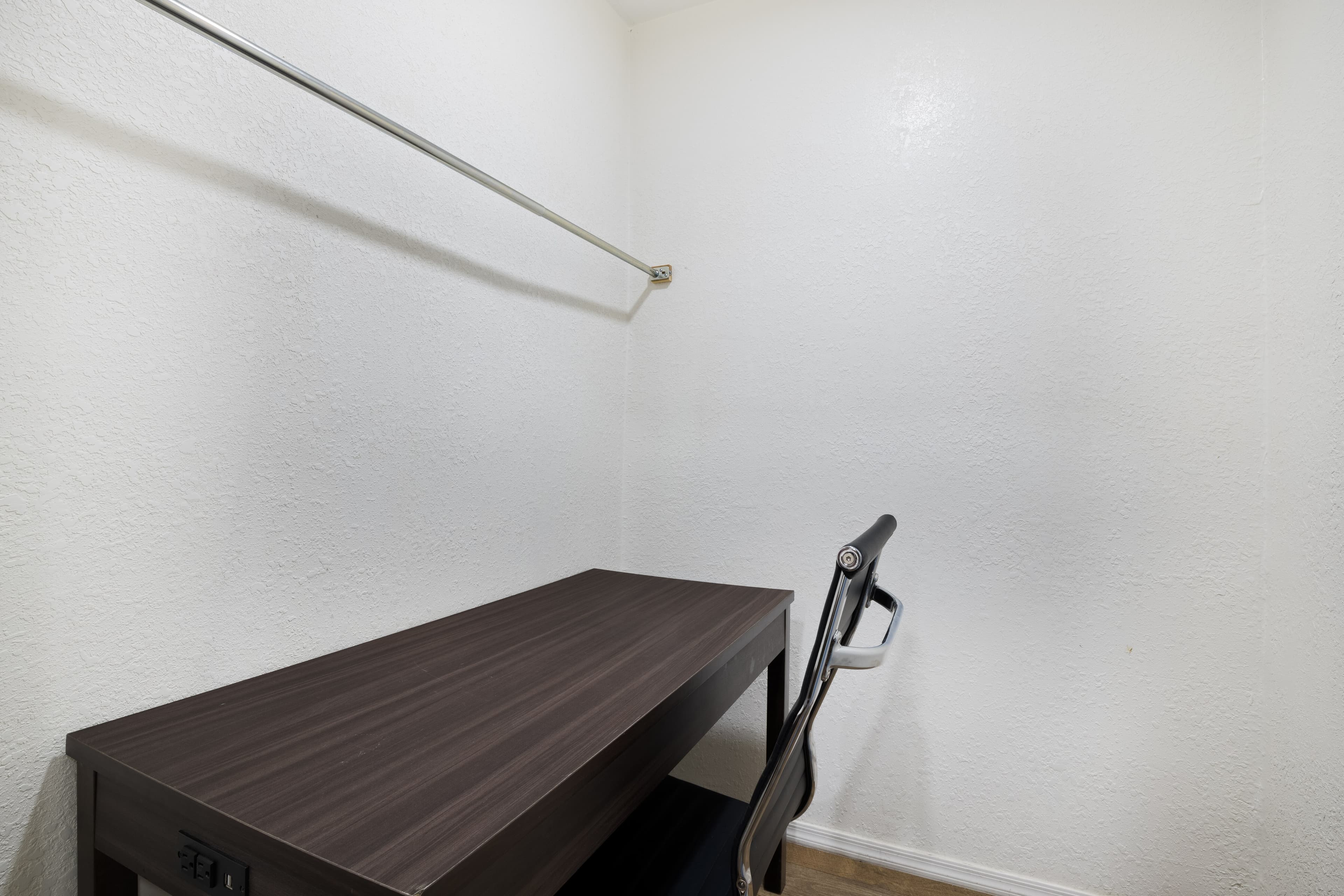 Econo Lodge Needles — 6