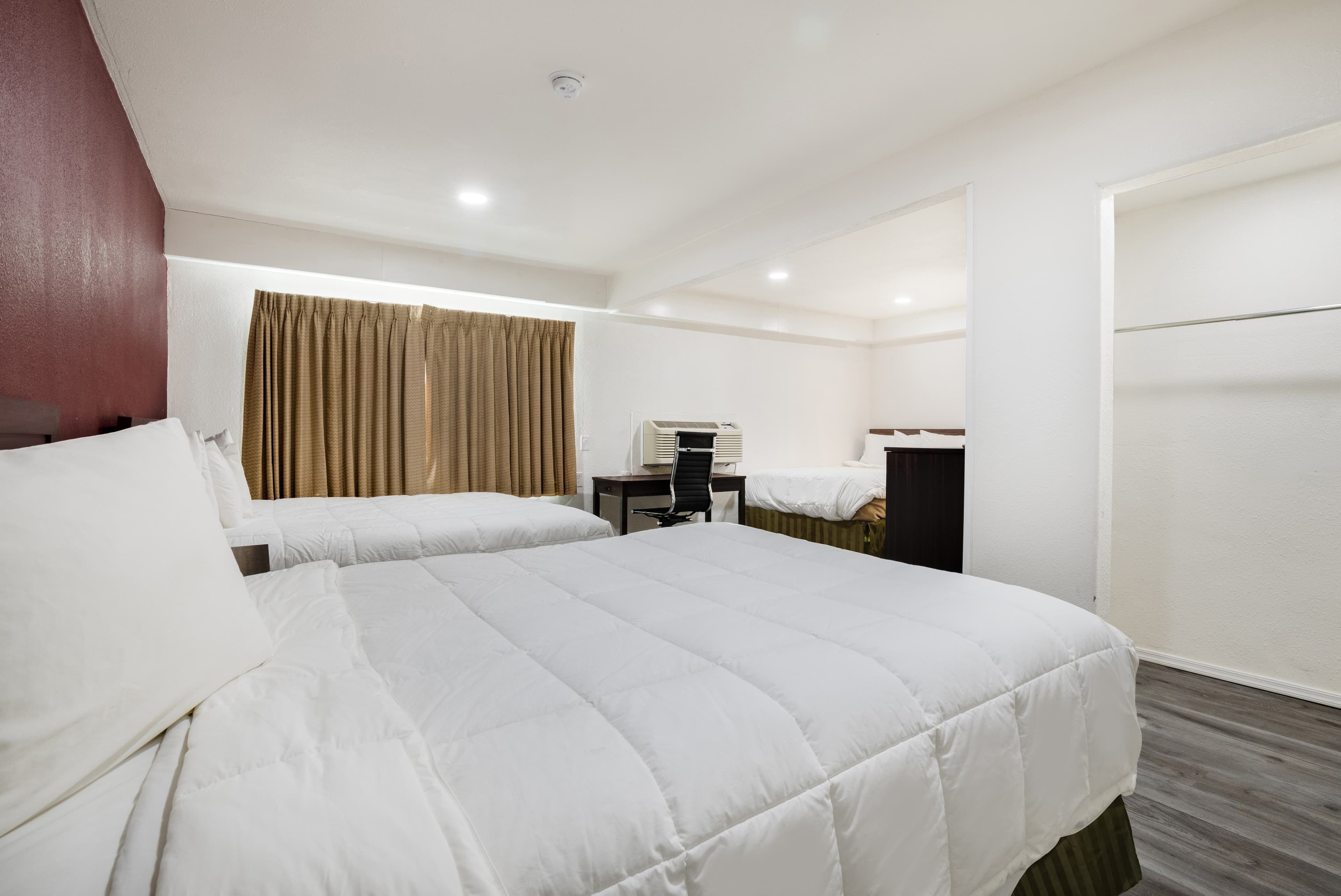 Econo Lodge Needles — 21