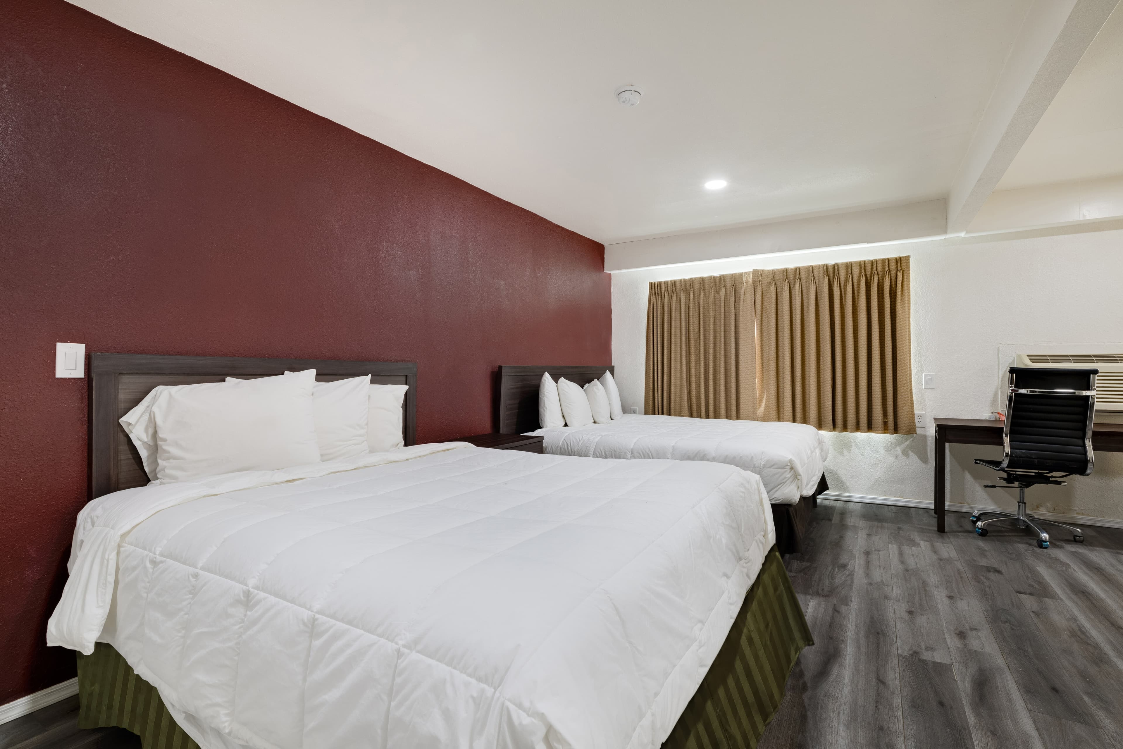 Econo Lodge Needles — 22