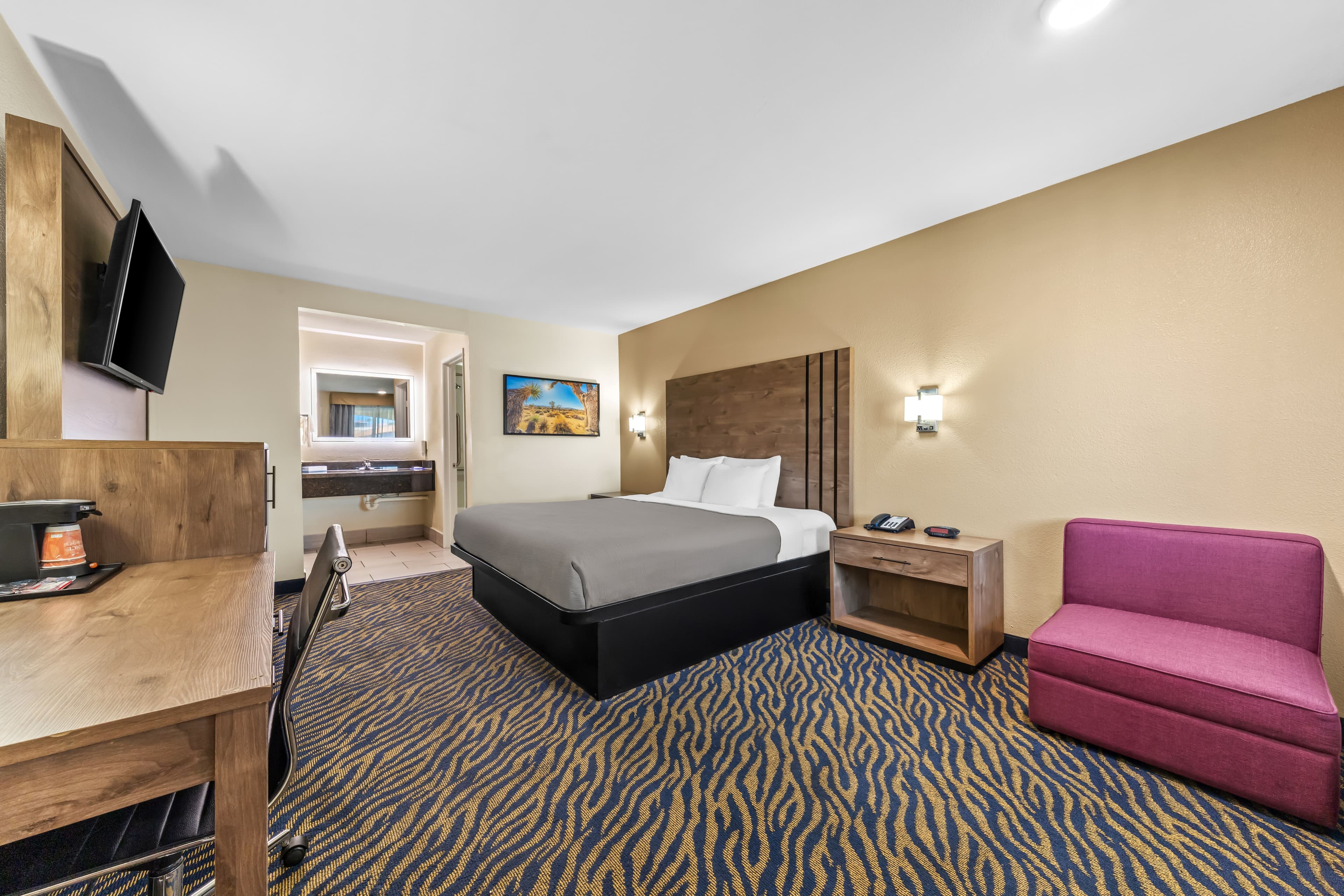 Quality Inn & Suites Victorville - Hesperia - Image 2