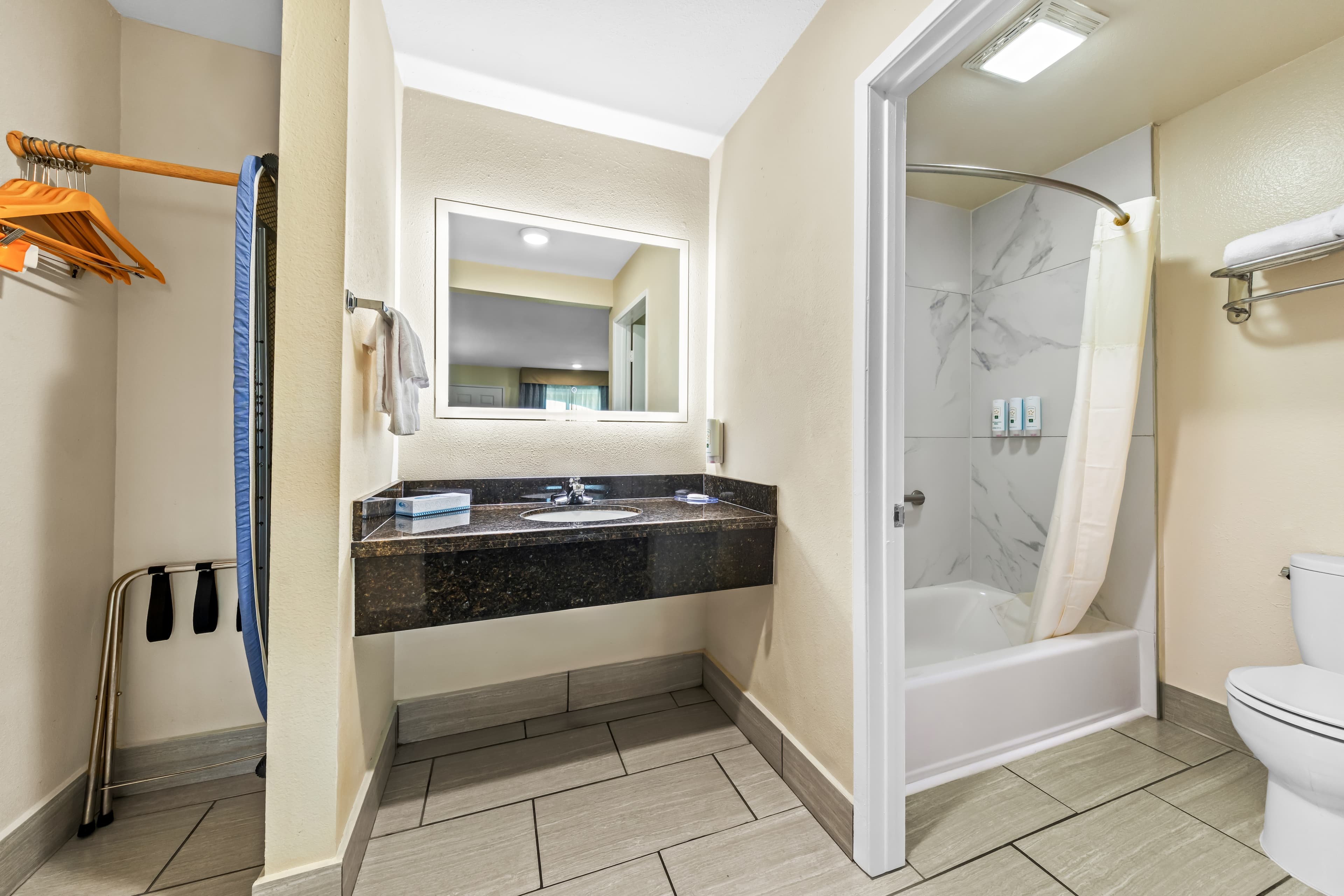 Quality Inn & Suites Victorville - Hesperia — 7