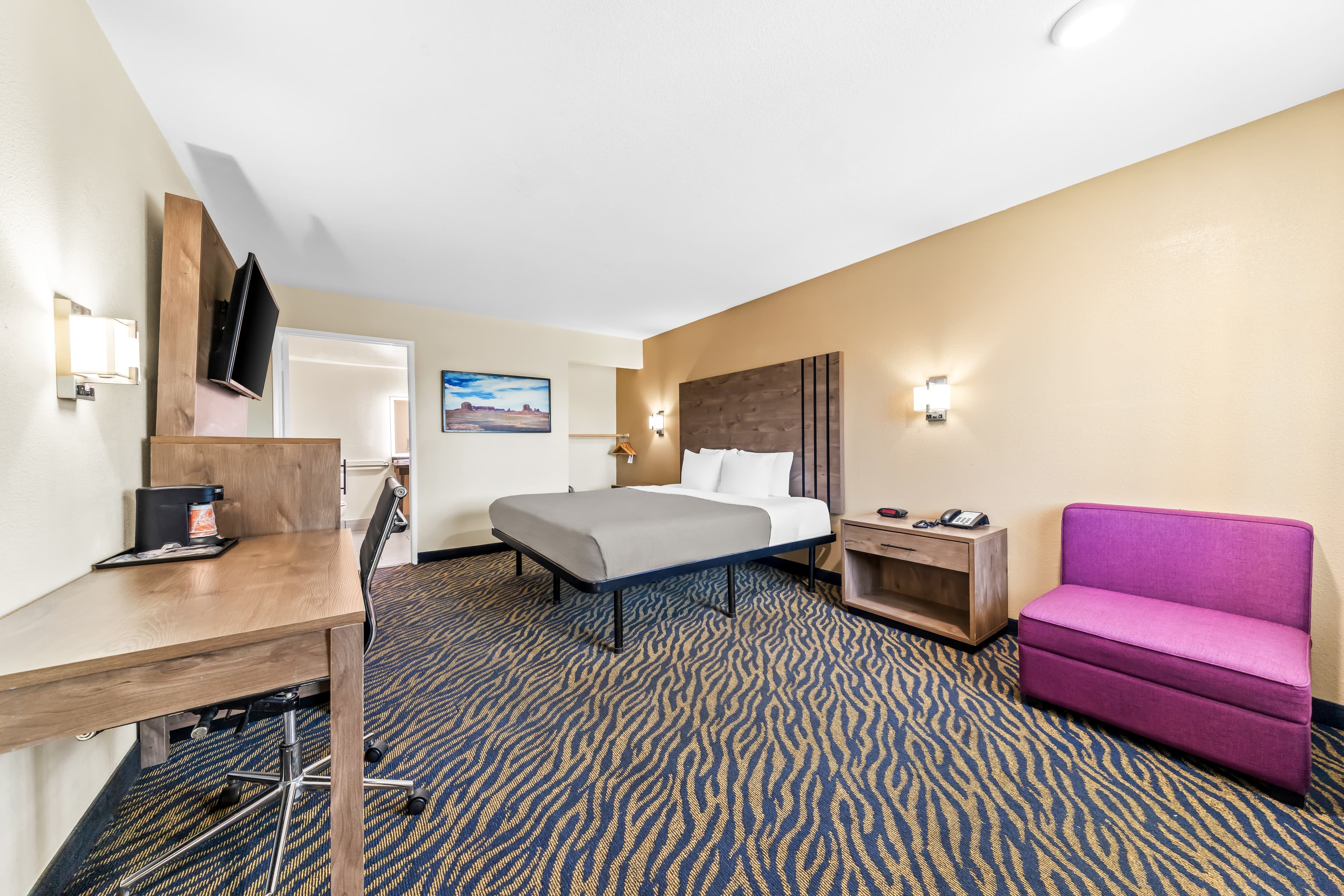 Quality Inn & Suites Victorville - Hesperia — 8