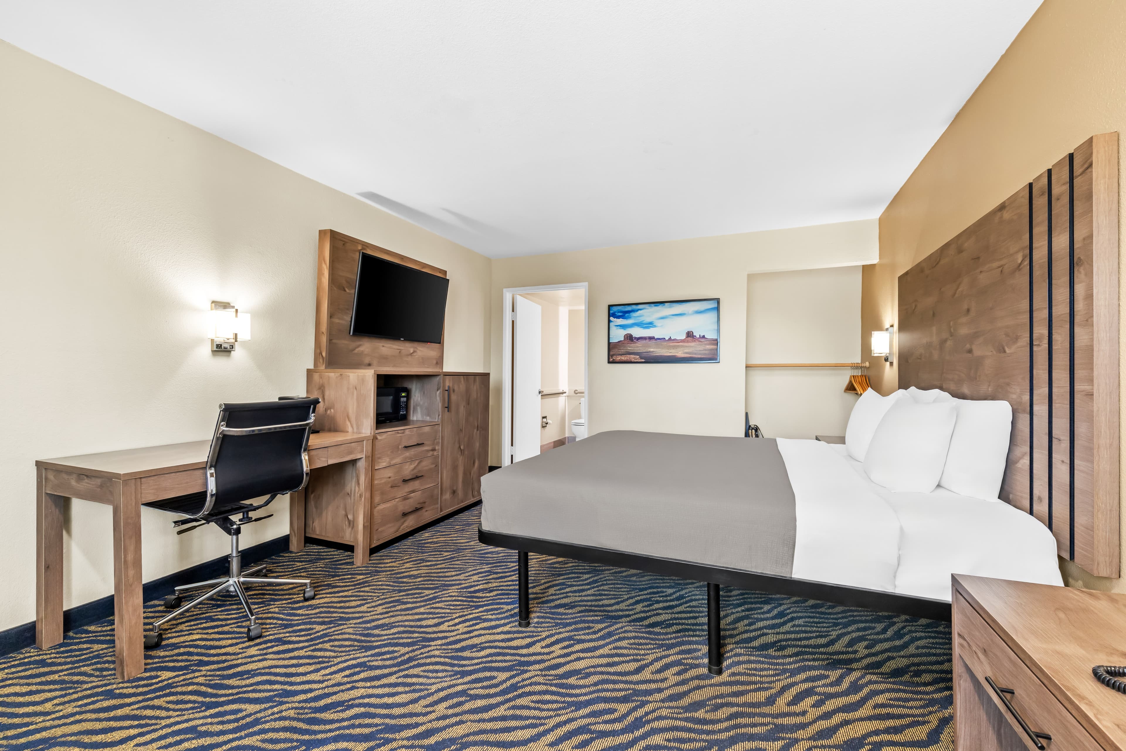 Quality Inn & Suites Victorville - Hesperia — 9