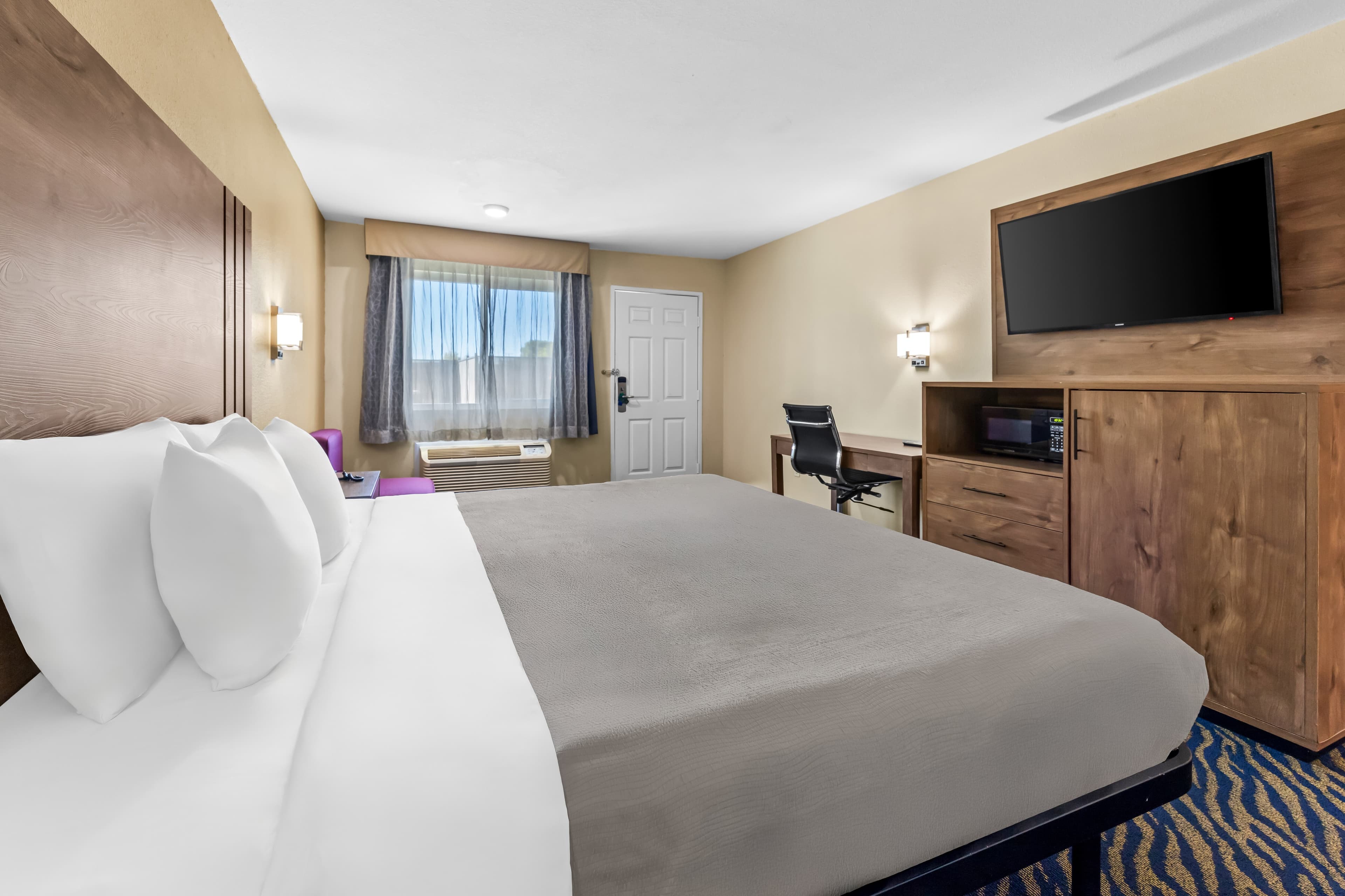 Quality Inn & Suites Victorville - Hesperia — 11