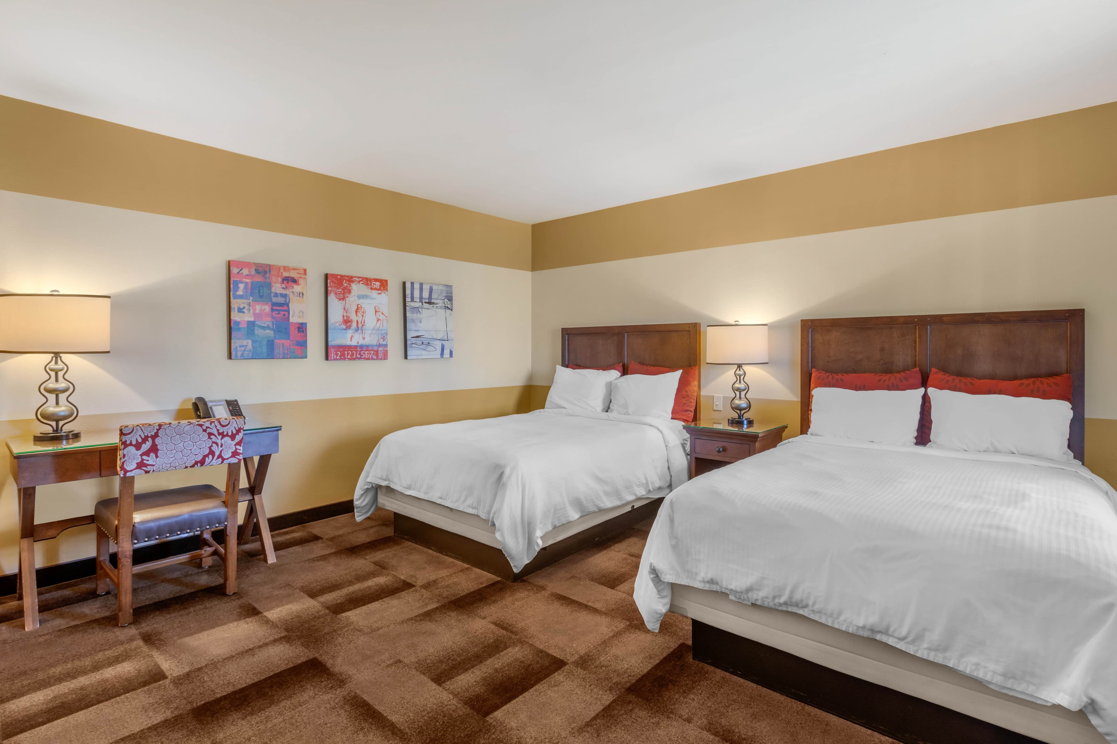 Carlton Oaks Lodge, an Ascend Collection Hotel - Image 2