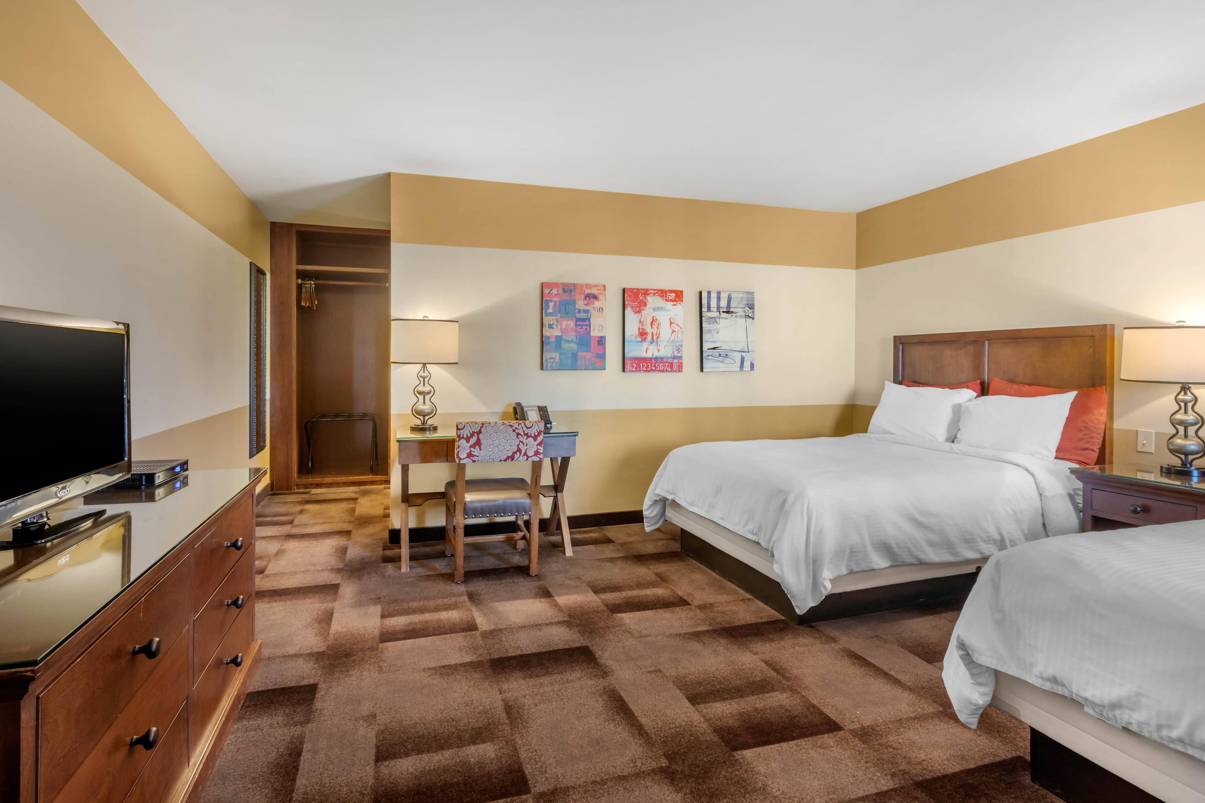 Carlton Oaks Lodge, an Ascend Collection Hotel - Image 3
