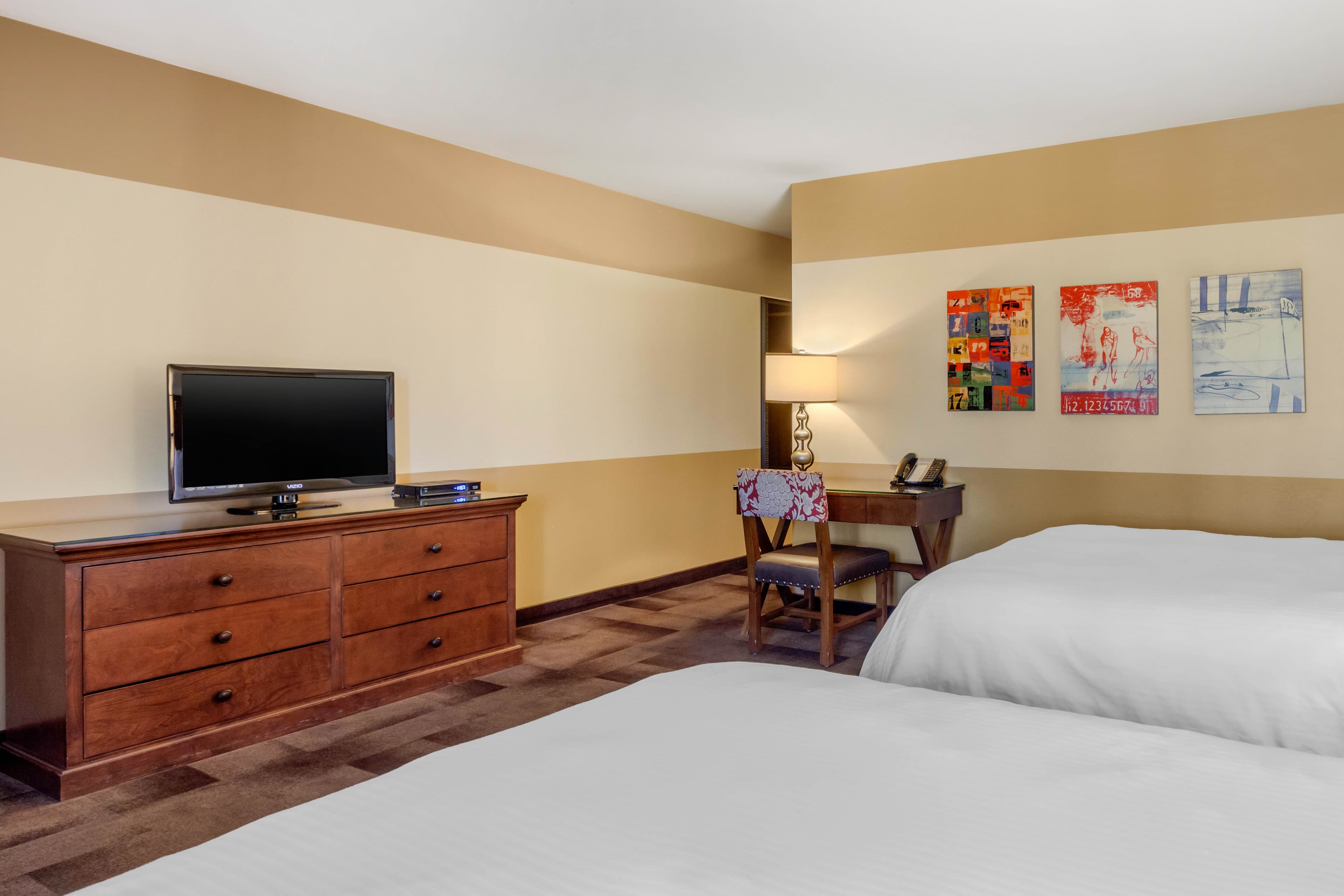 Carlton Oaks Lodge, an Ascend Collection Hotel - Image 4
