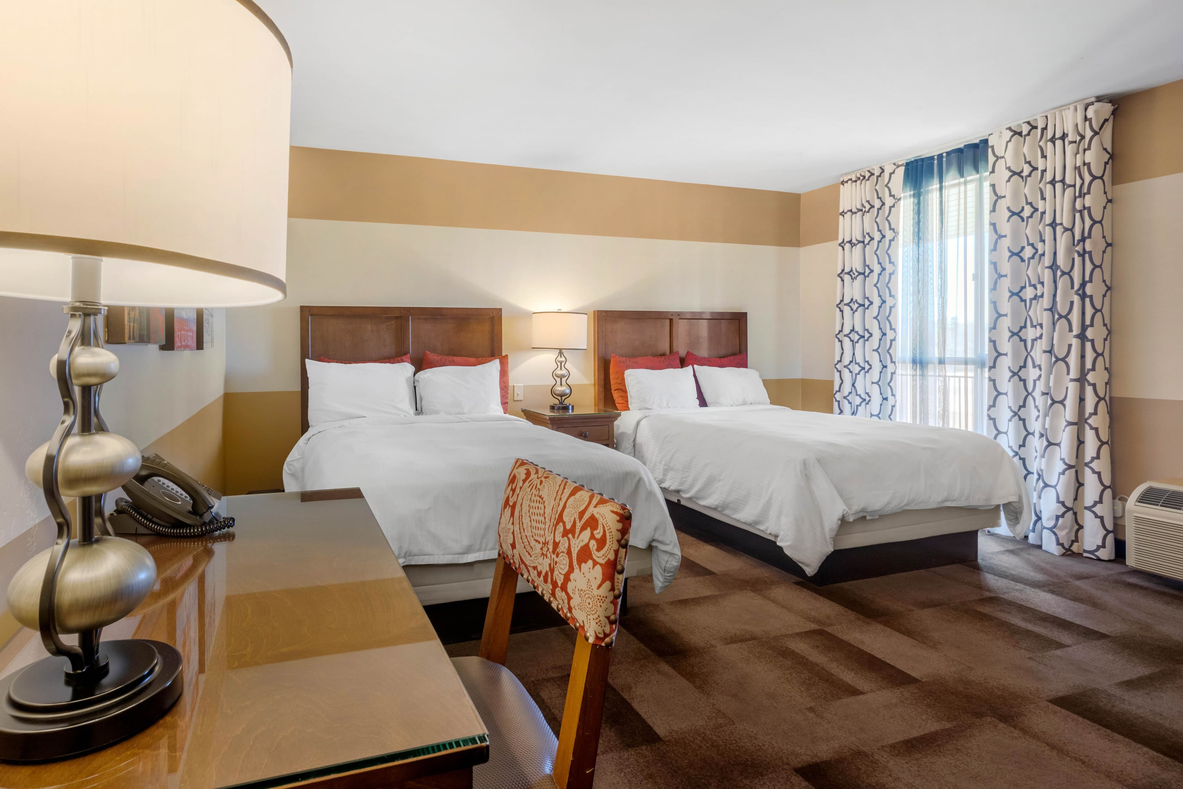 Carlton Oaks Lodge, an Ascend Collection Hotel - Image 5