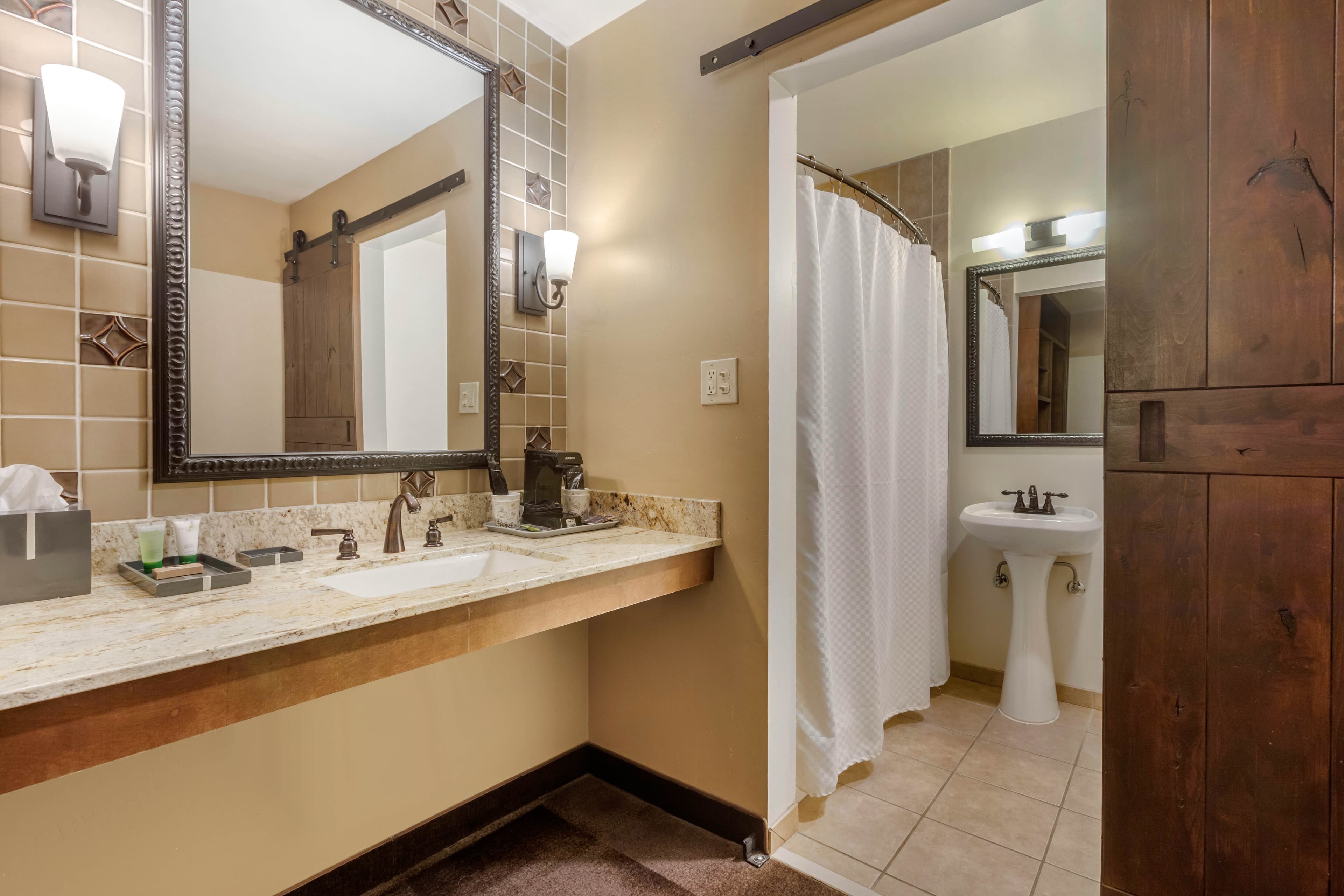 Carlton Oaks Lodge, an Ascend Collection Hotel — 6