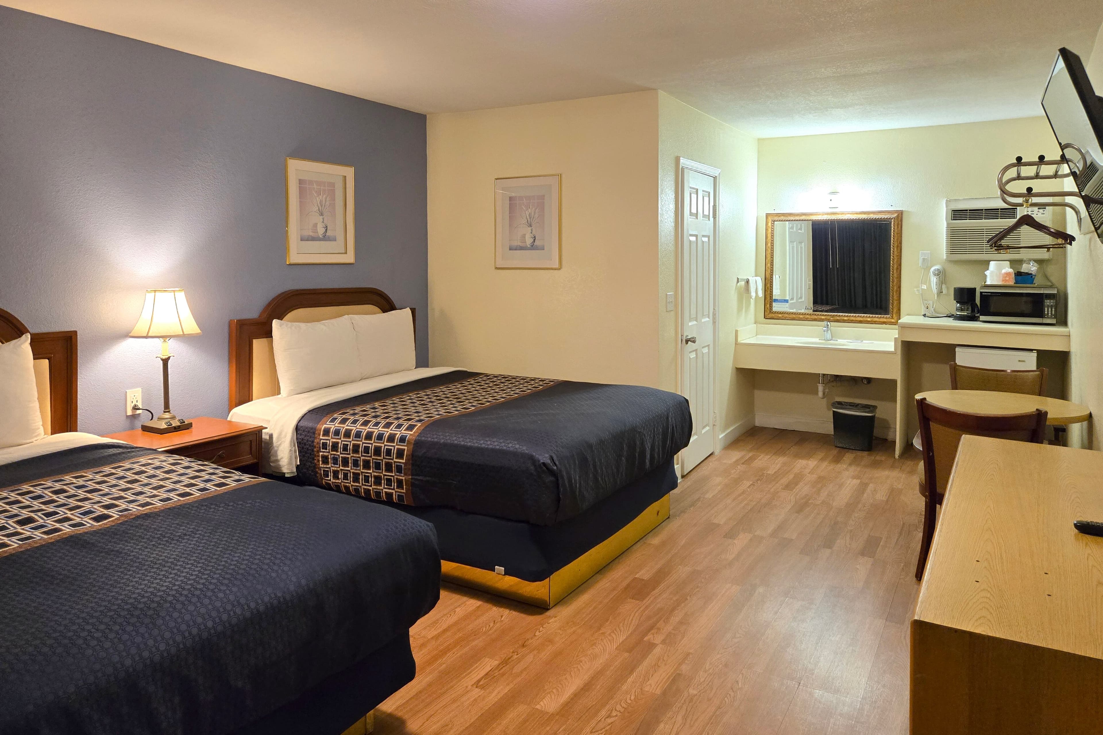 Rodeway Inn & Suites Blythe I-10 — 26