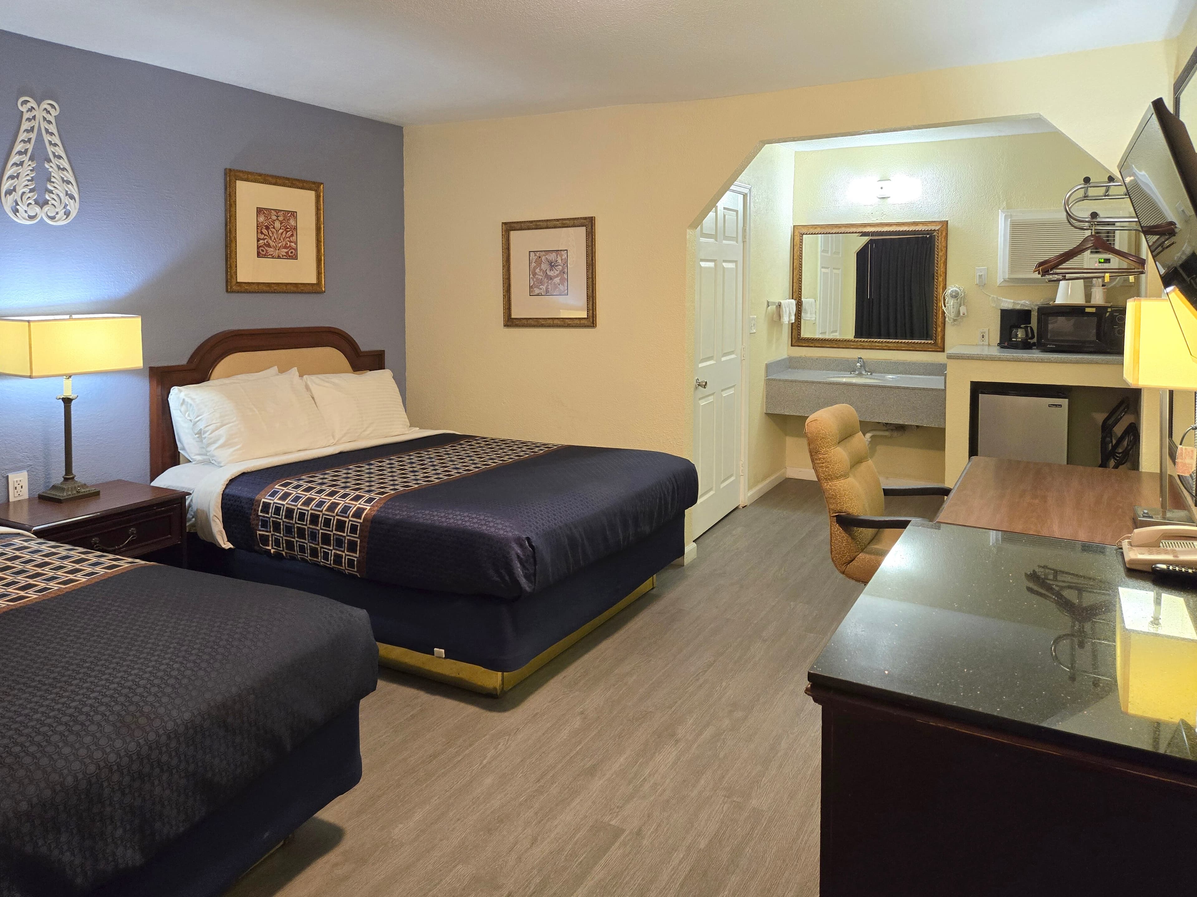 Rodeway Inn & Suites Blythe I-10 - Image 4