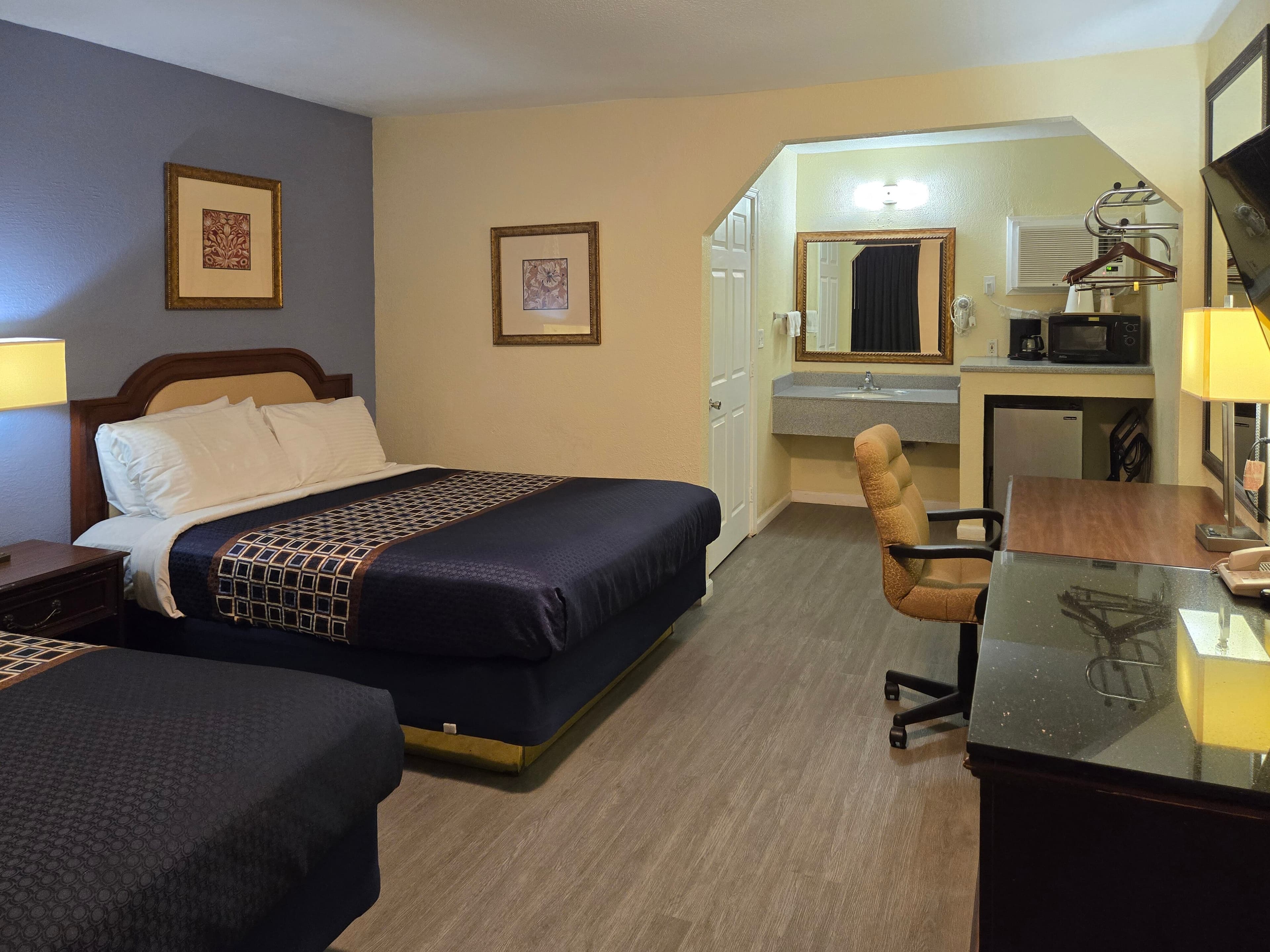 Rodeway Inn & Suites Blythe I-10 — 7