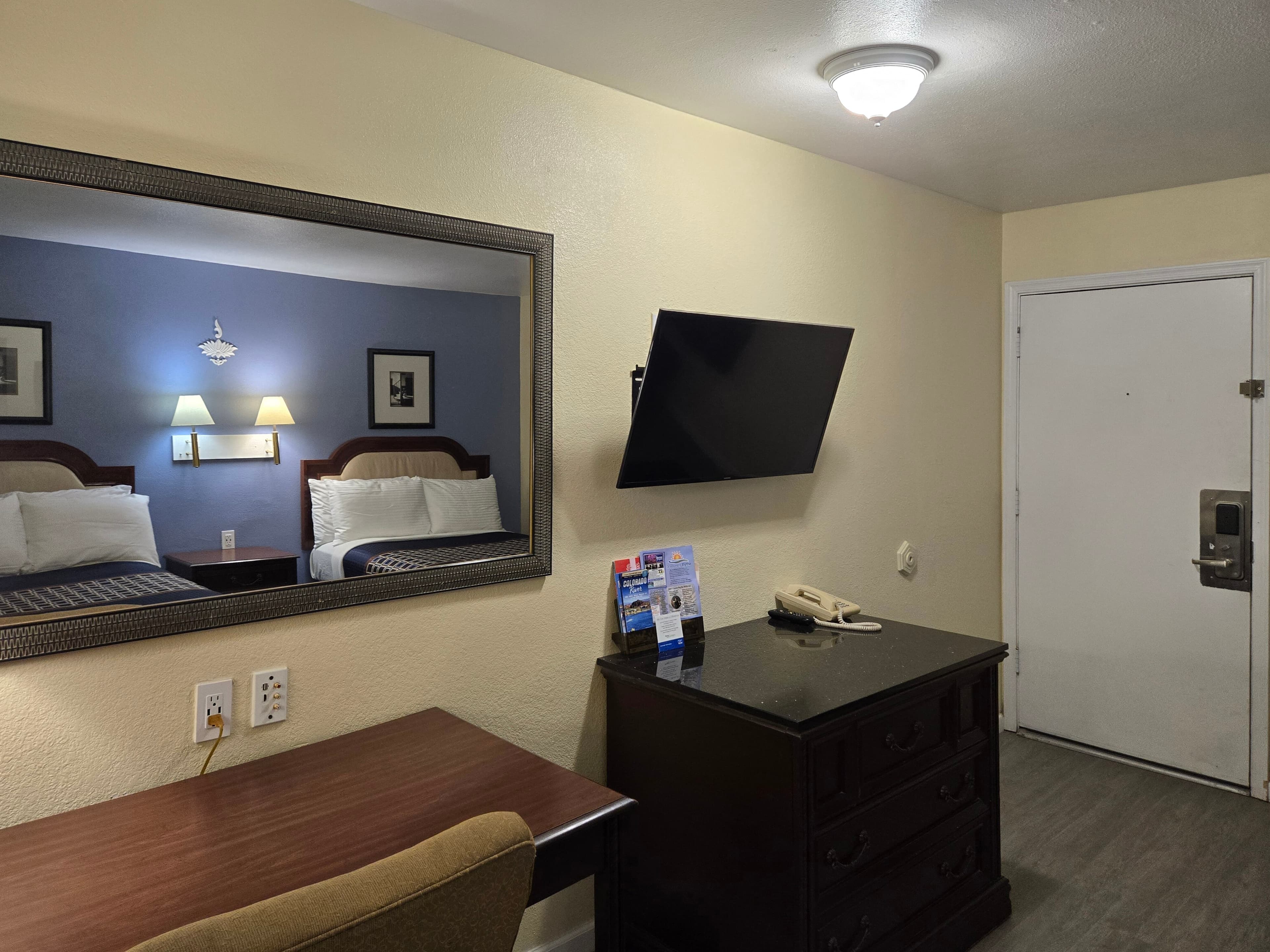 Rodeway Inn & Suites Blythe I-10 — 9