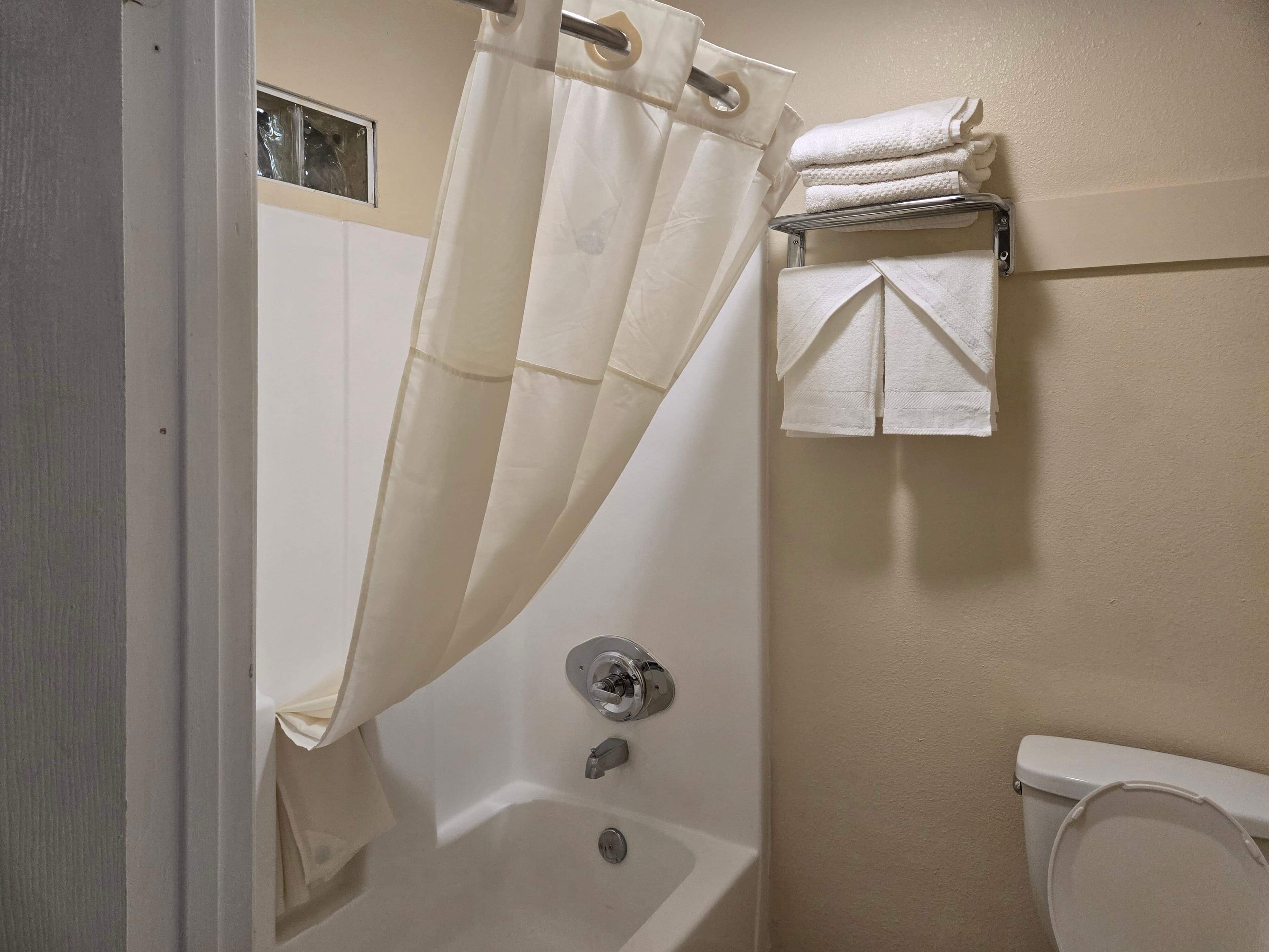 Rodeway Inn & Suites Blythe I-10 — 10