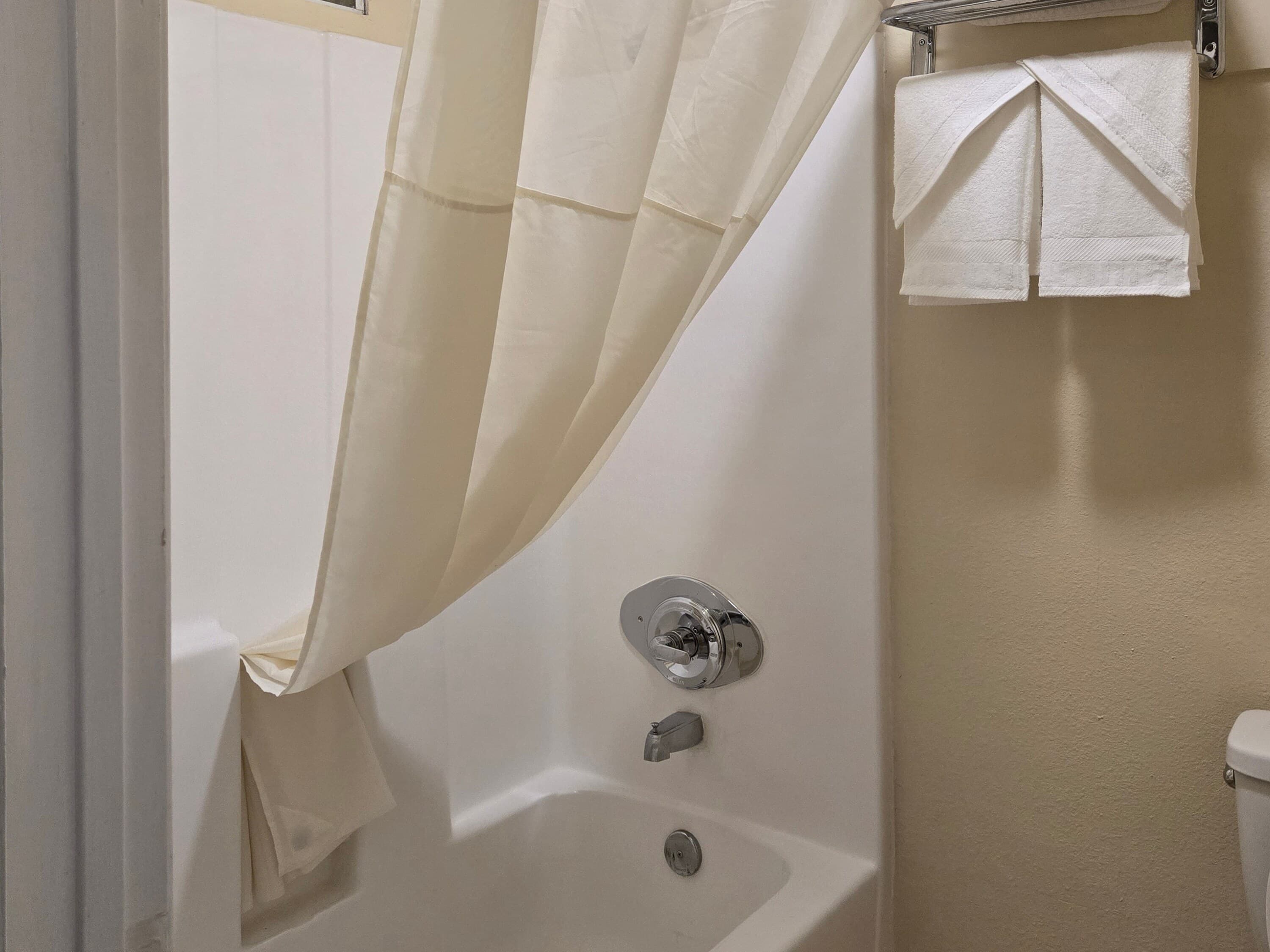 Rodeway Inn & Suites Blythe I-10 — 11