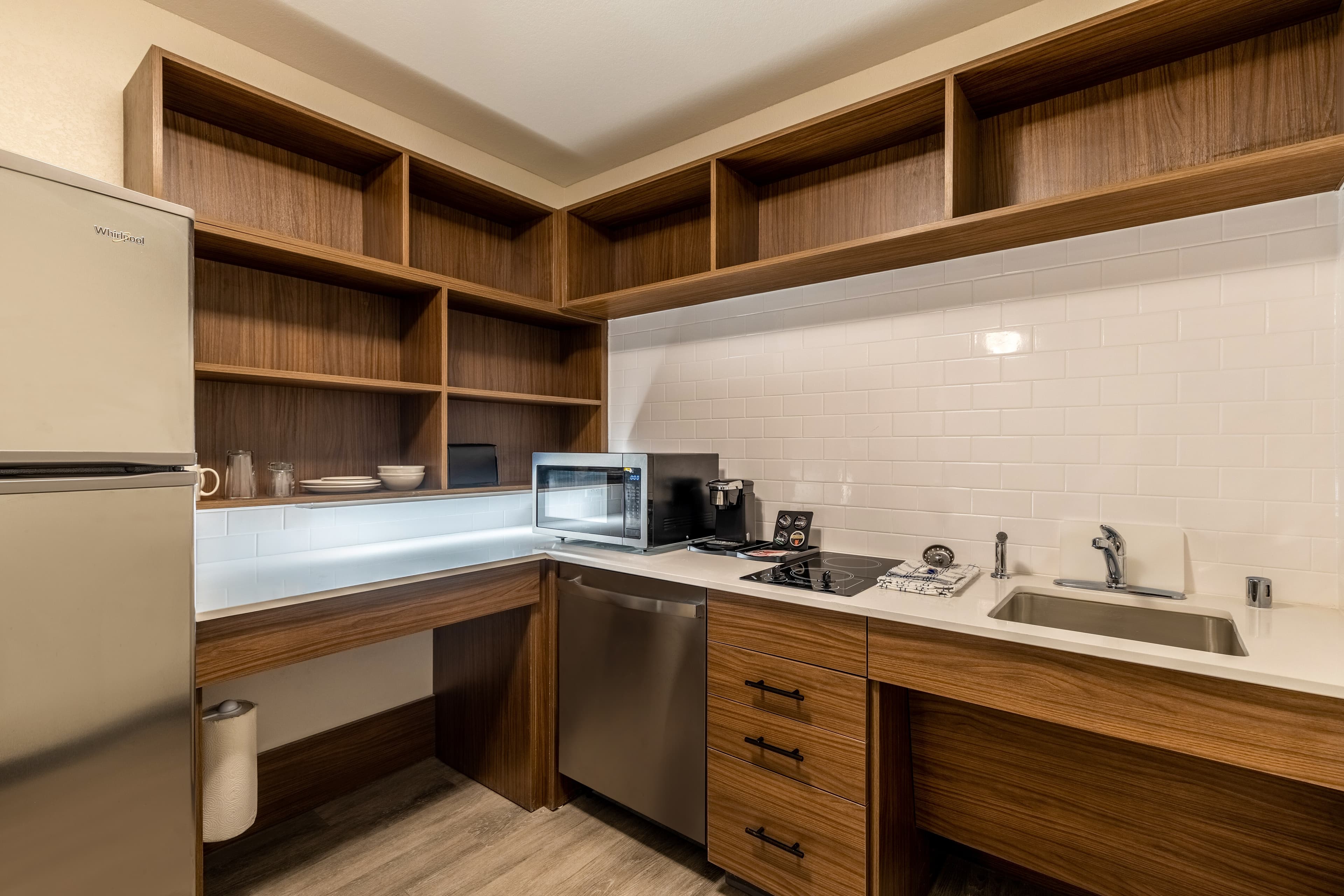 Everhome Suites Corona — 11