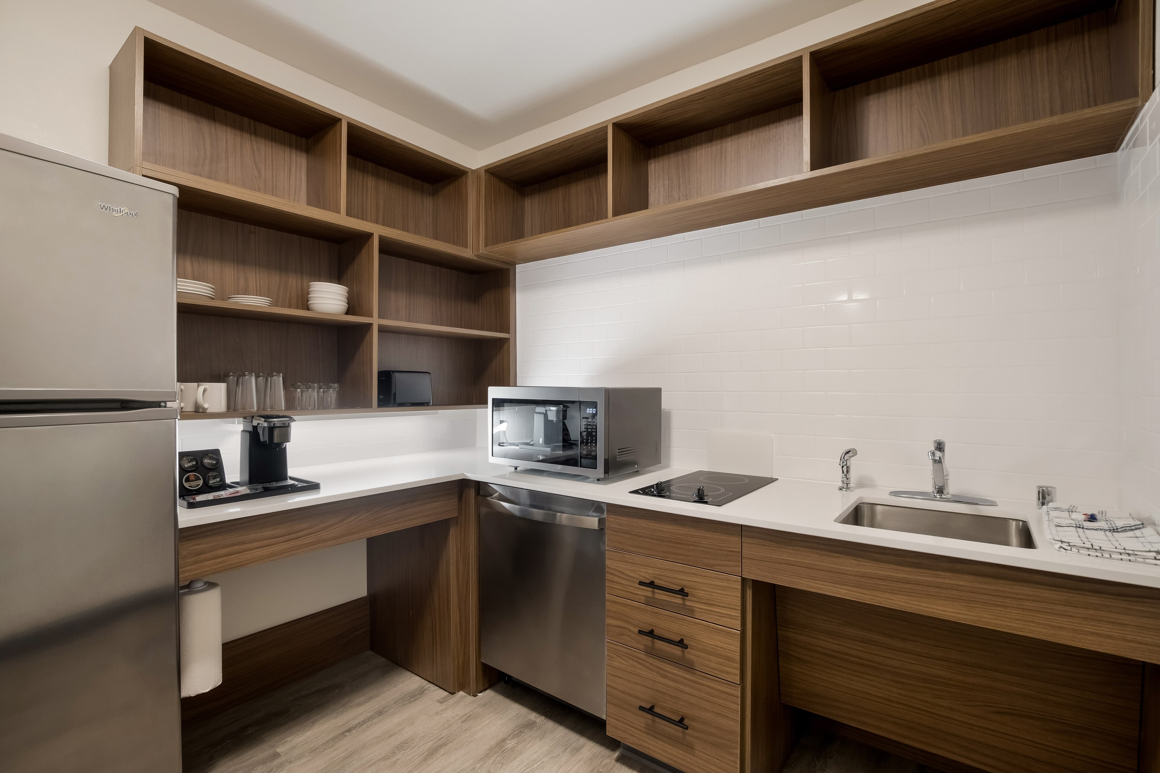 Everhome Suites Corona — 14