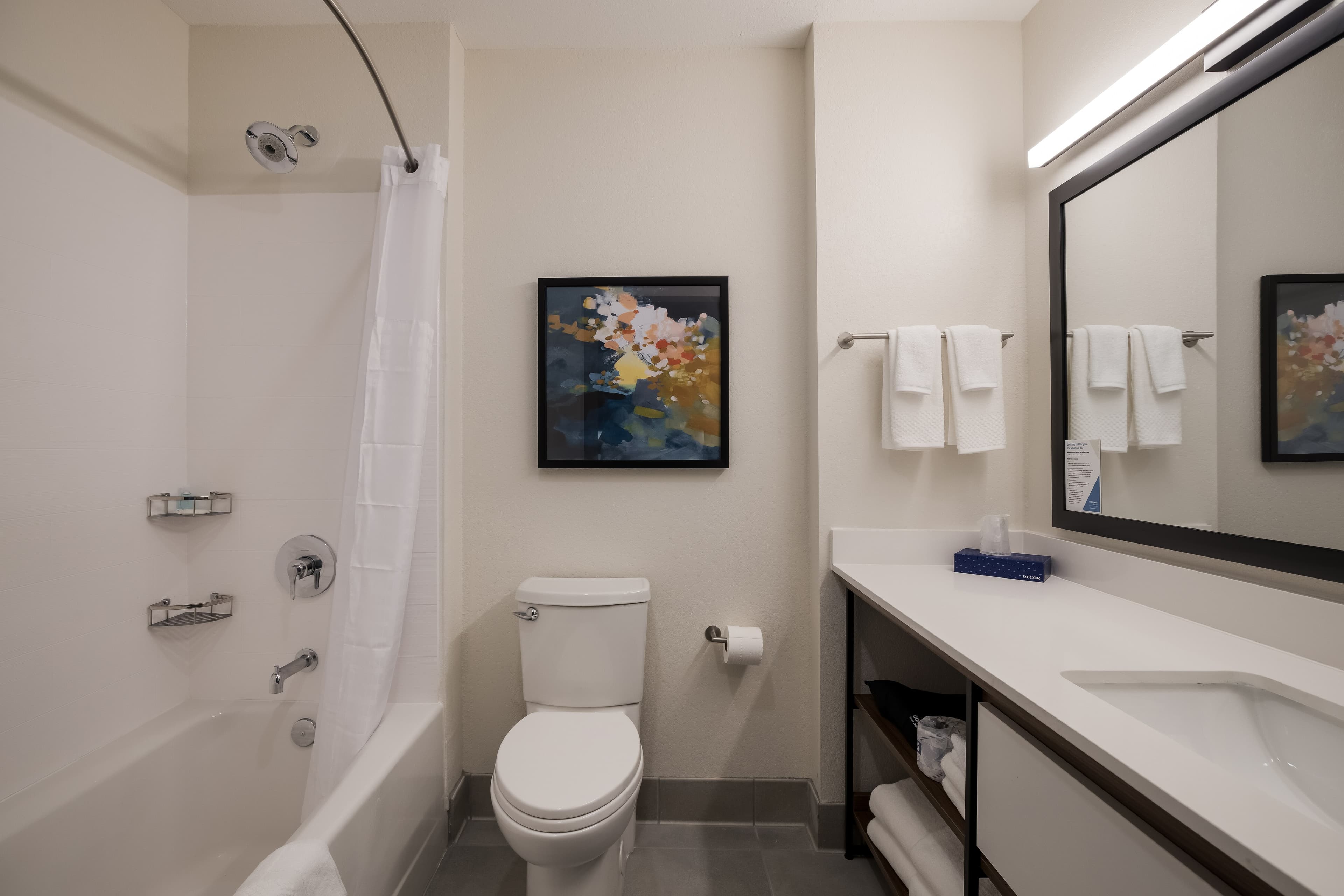 Everhome Suites Corona — 26