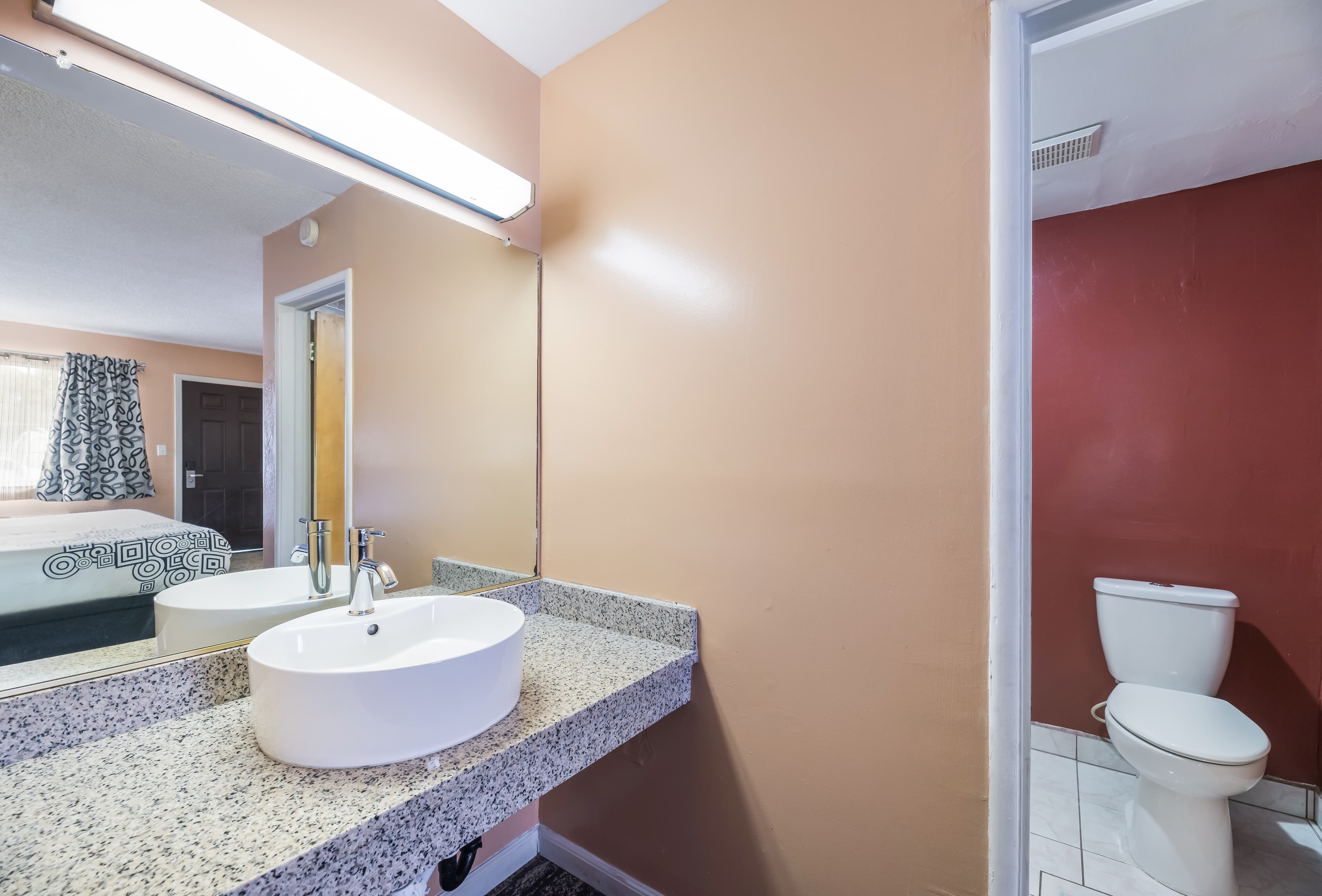 Rodeway Inn Modesto near Downtown - Image 4