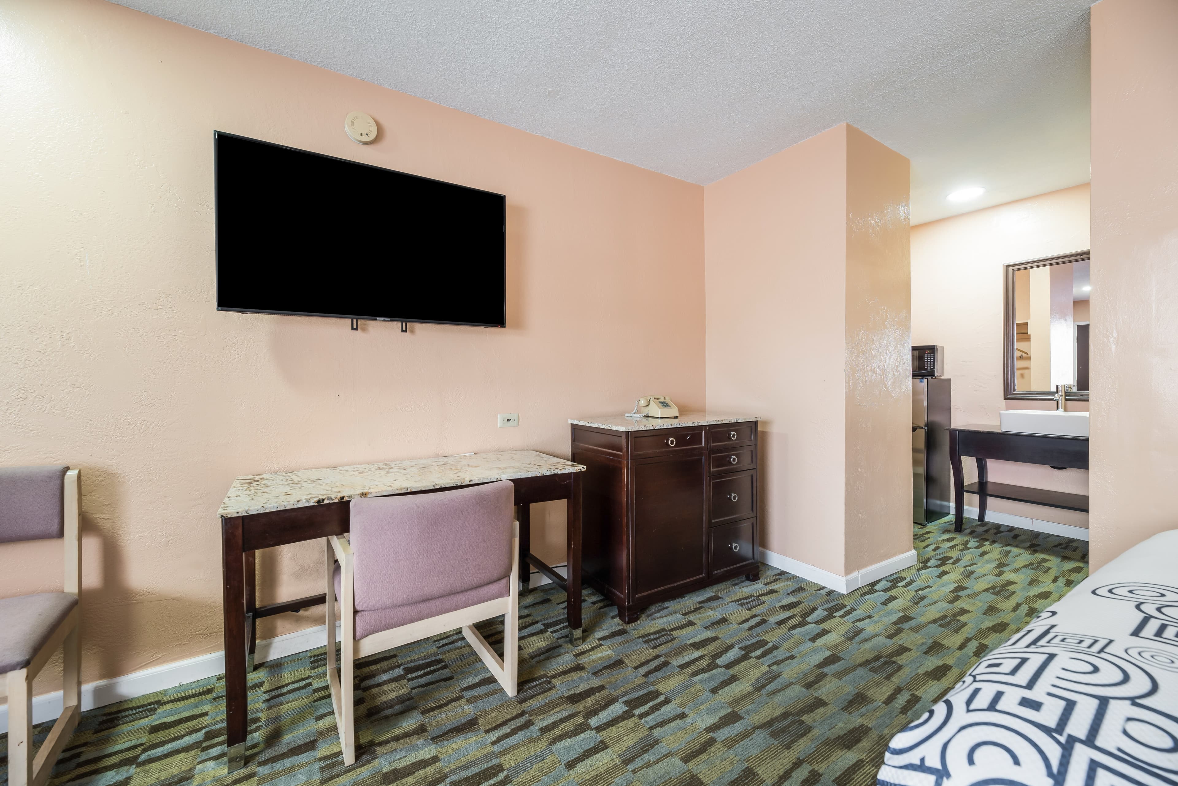 Rodeway Inn Modesto near Downtown — 17