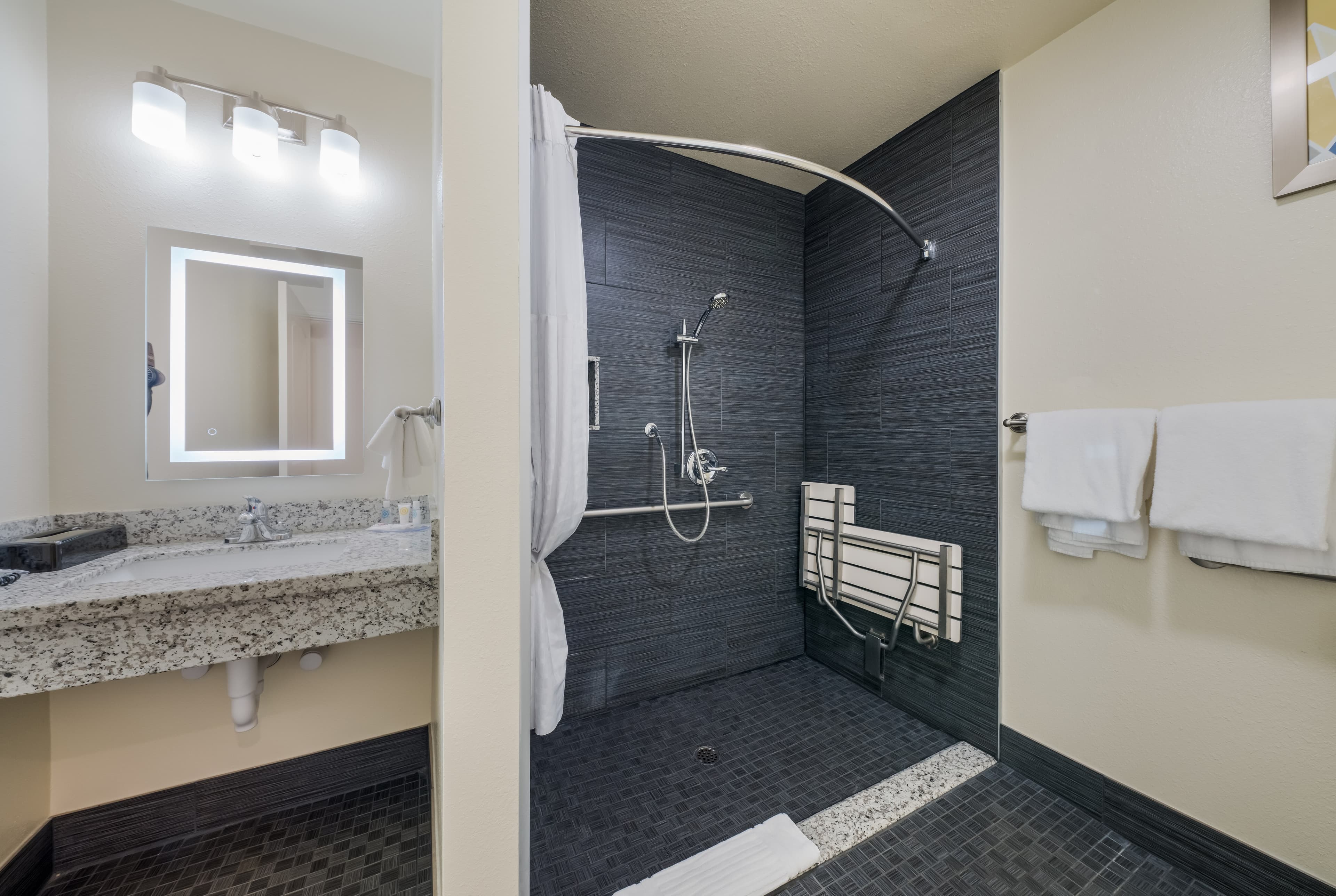Comfort Inn Gilroy - Image 5
