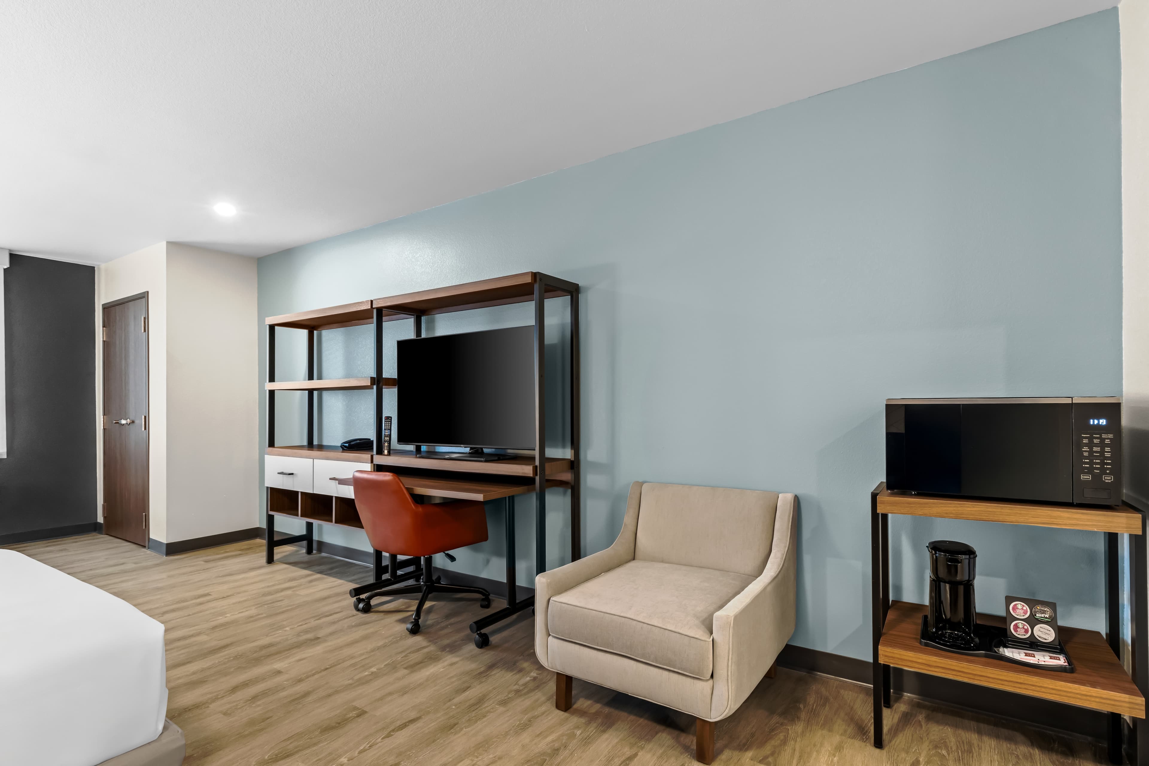 Everhome Suites Temecula — 11
