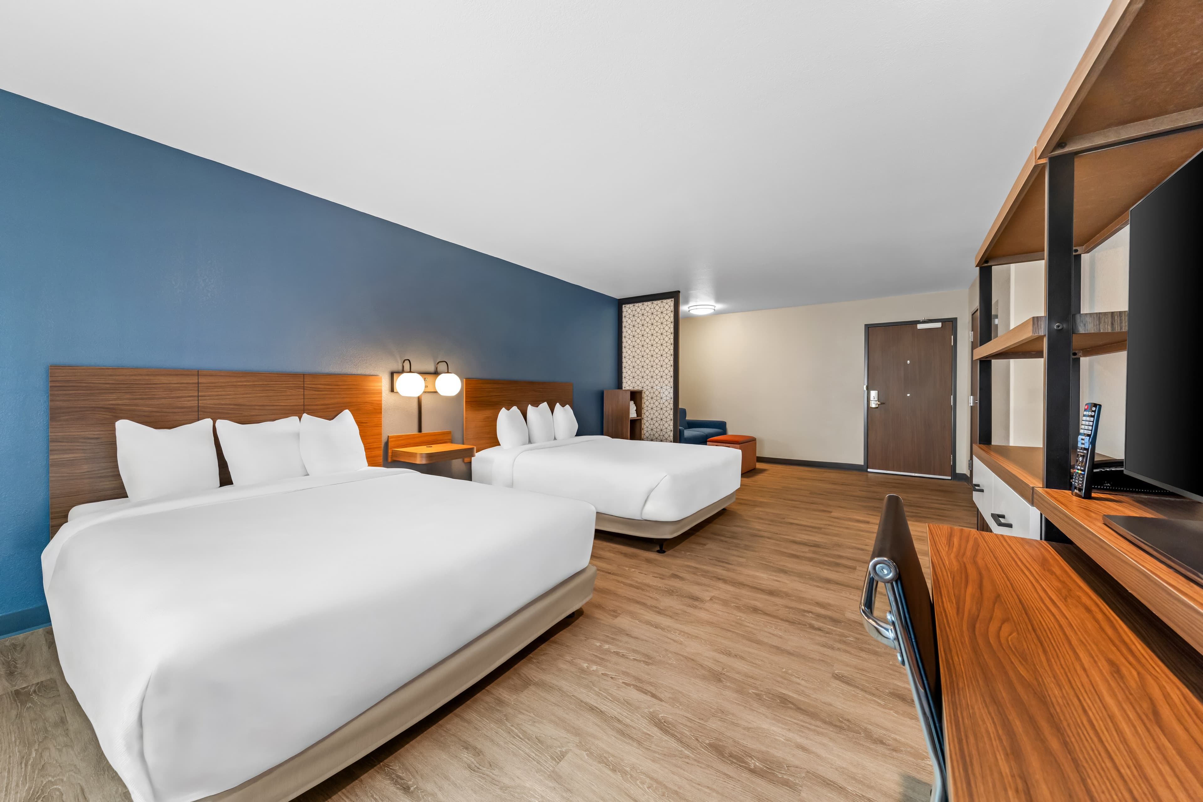 Everhome Suites Ontario — 7