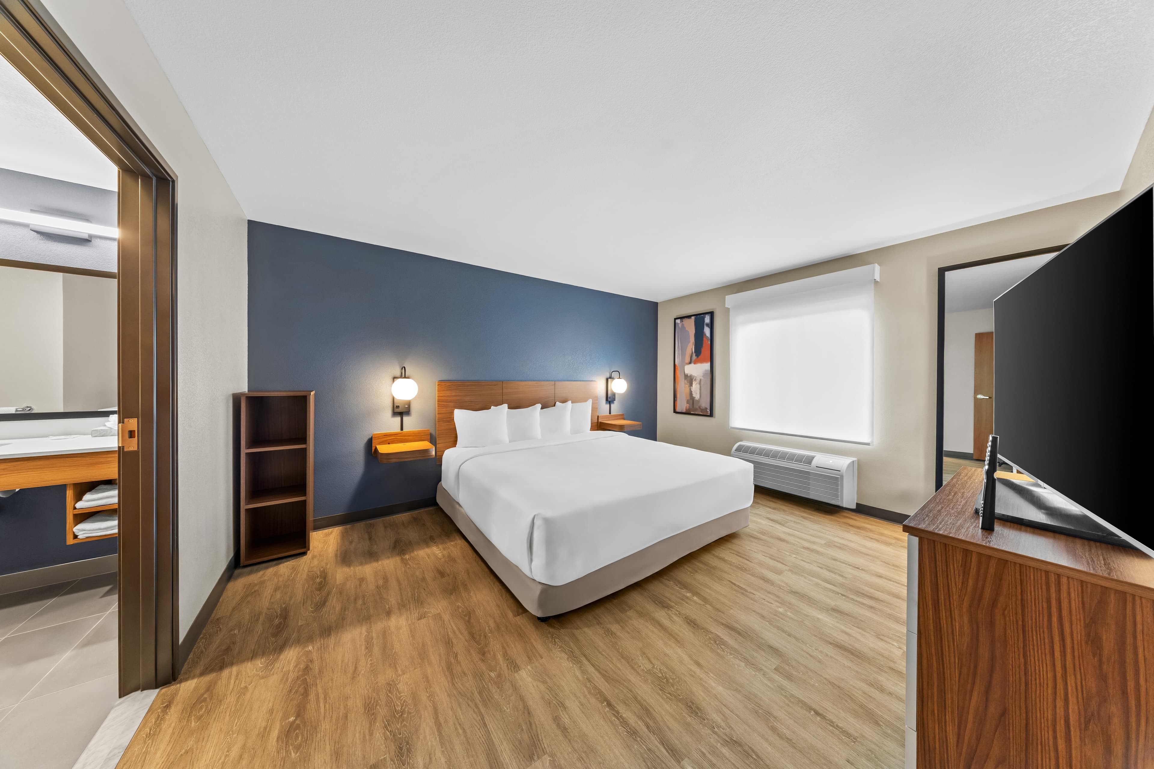 Everhome Suites Ontario — 27