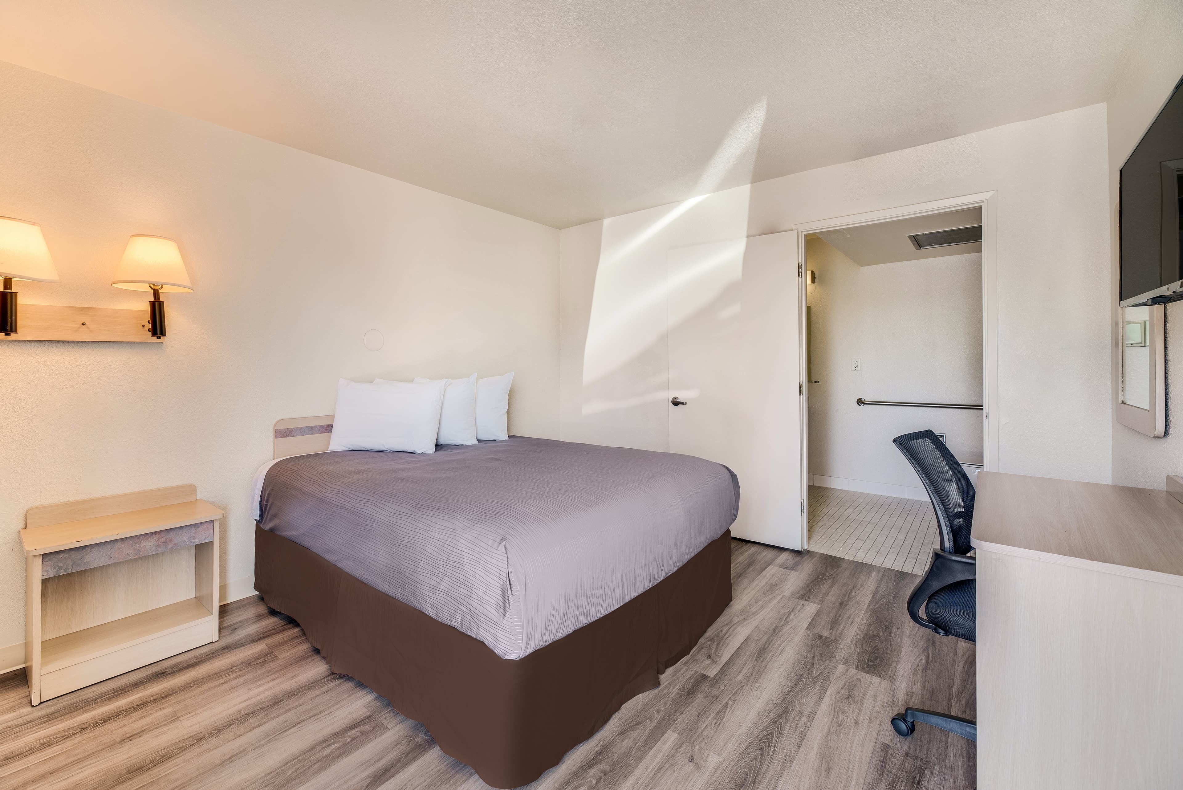 Econo Lodge Stockton near I-5 Fairgrounds — 29