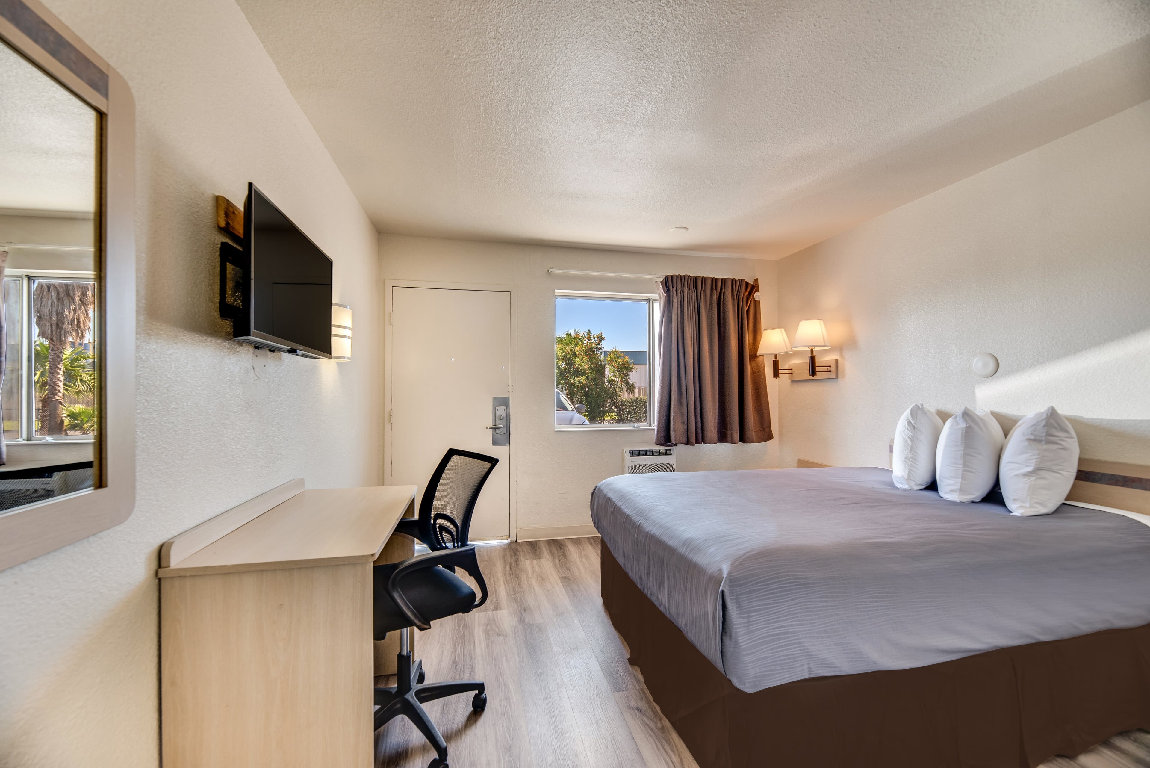 Econo Lodge Stockton near I-5 Fairgrounds — 30