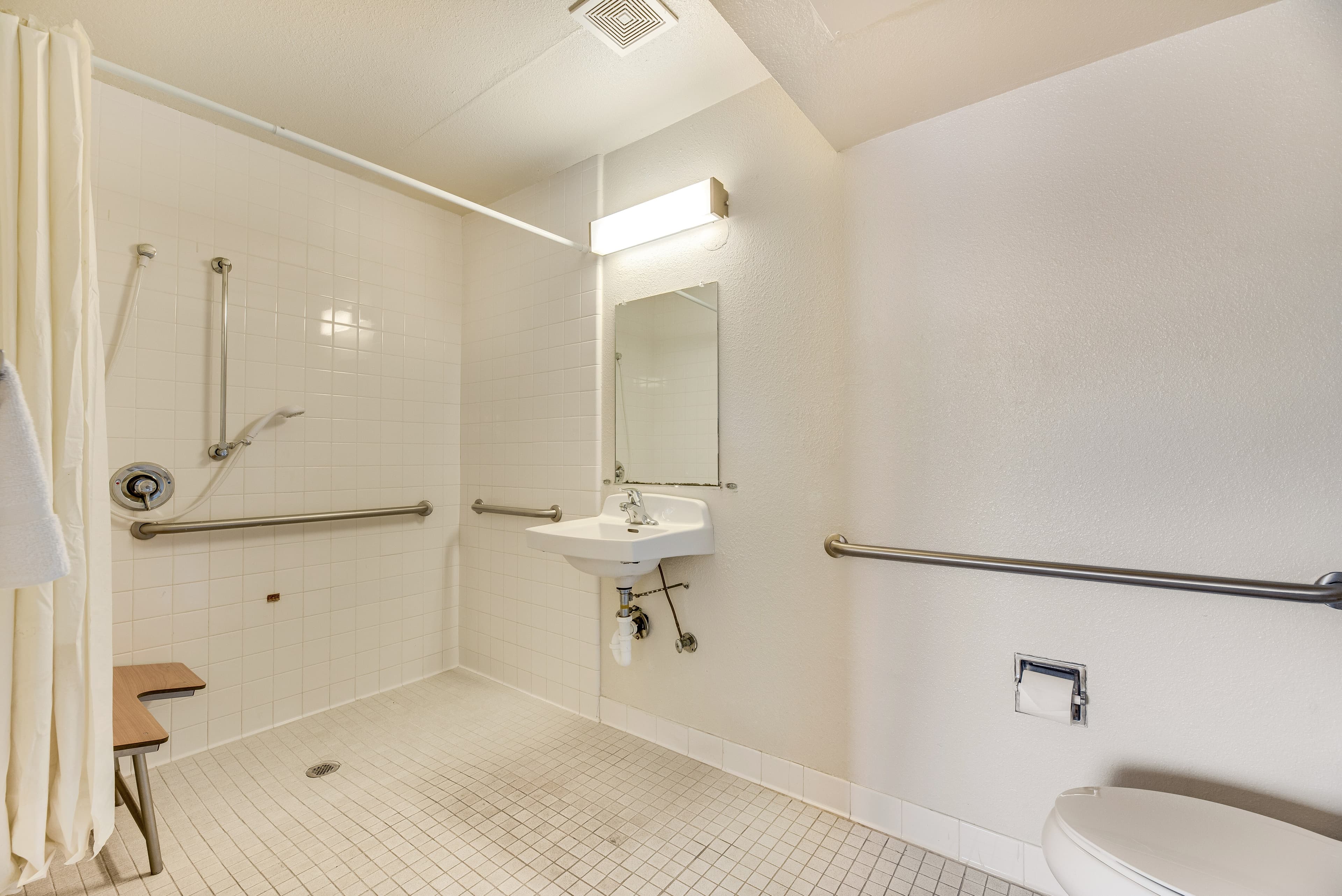 Econo Lodge Stockton near I-5 Fairgrounds — 31