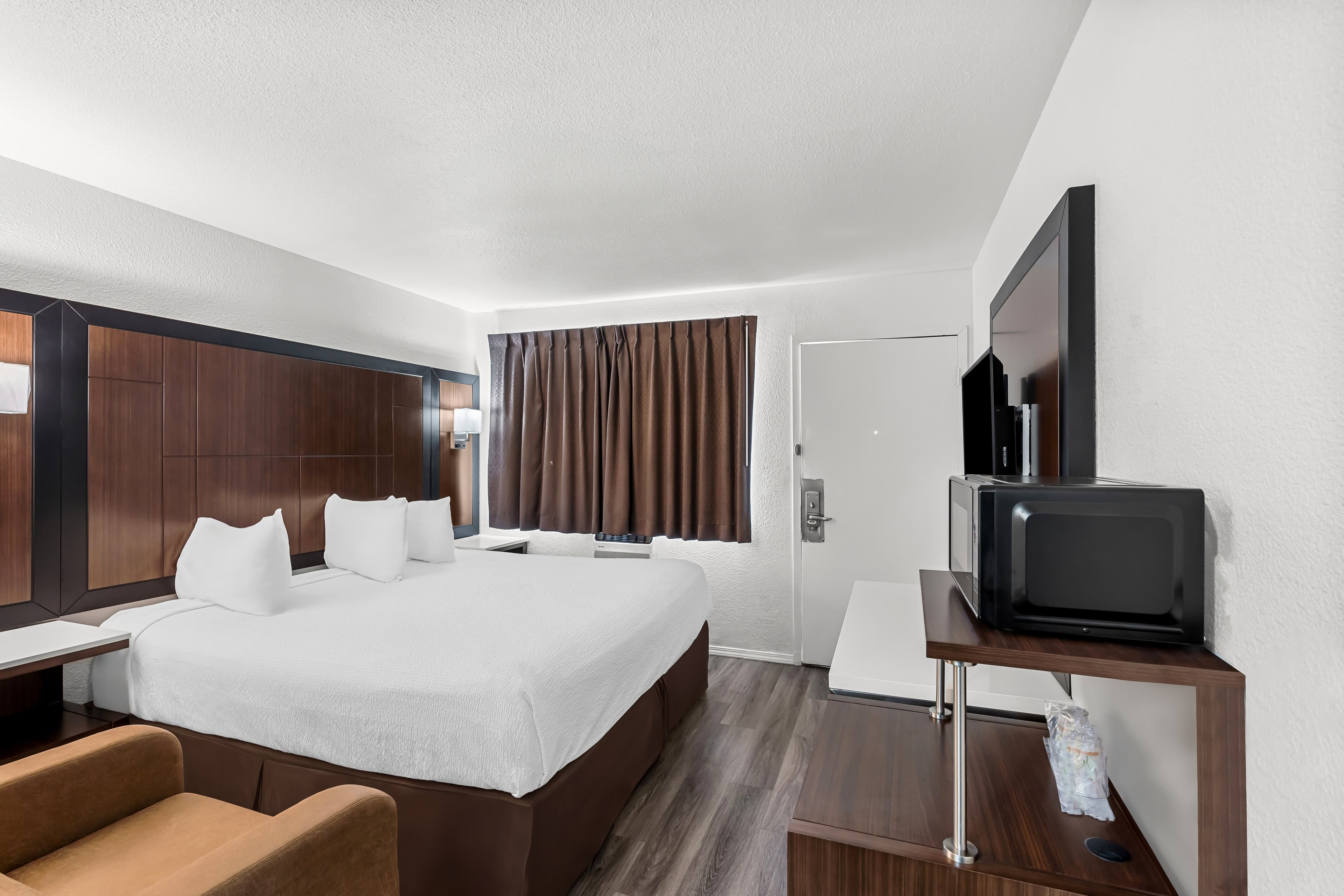 Econo Lodge Stockton near I-5 Fairgrounds — 9