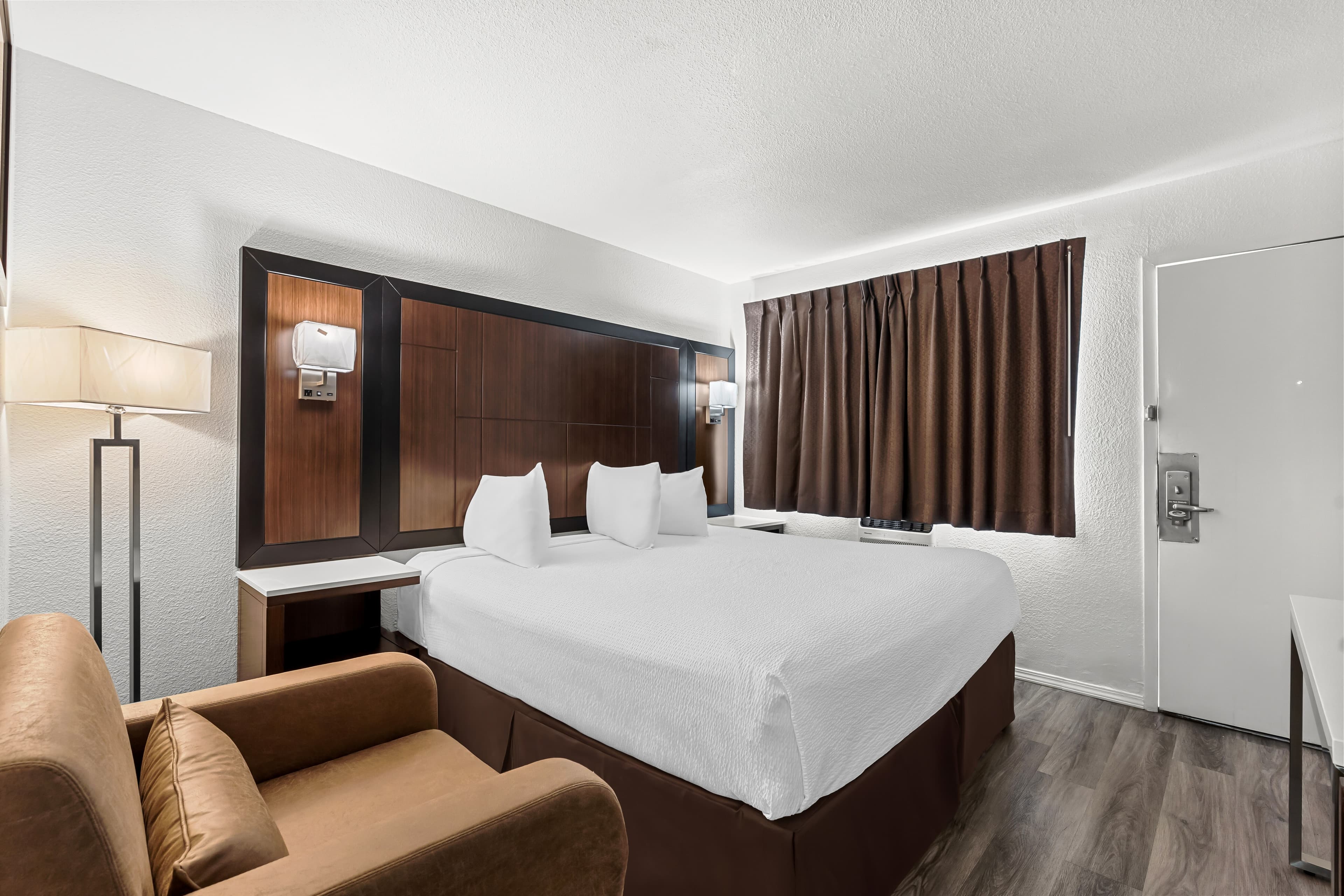 Econo Lodge Stockton near I-5 Fairgrounds — 10