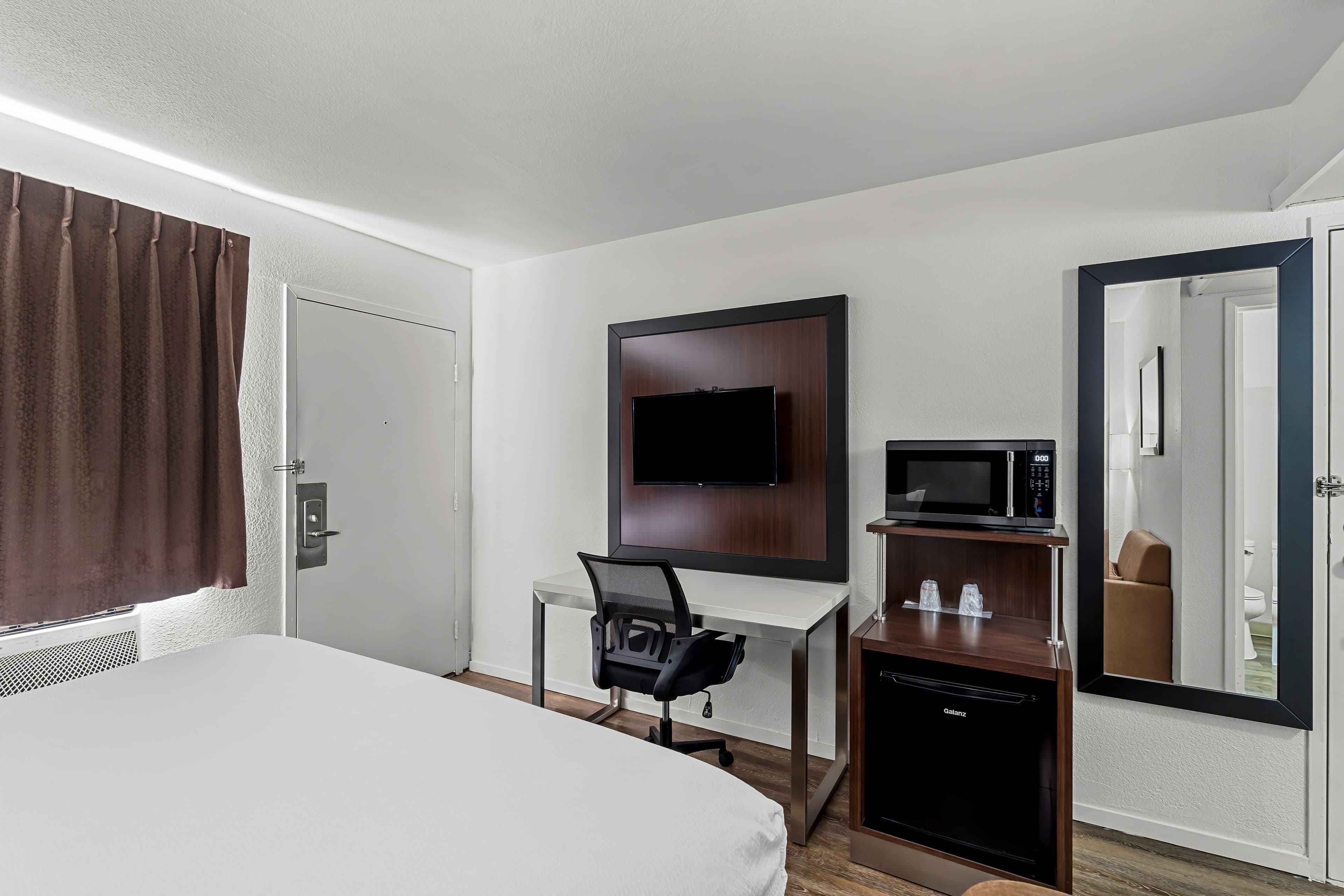 Econo Lodge Stockton near I-5 Fairgrounds — 26