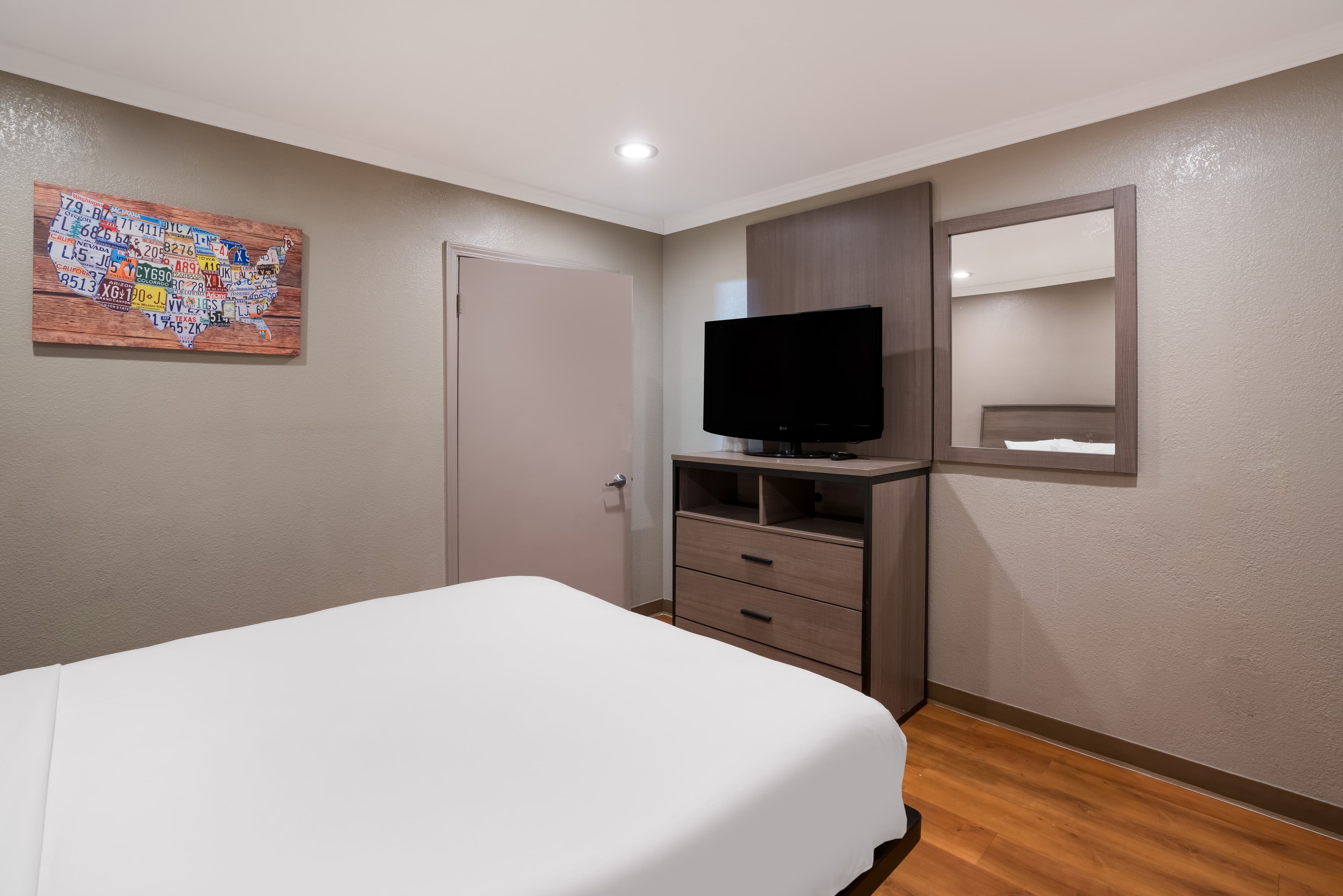 Econo Lodge Vallejo Fairgrounds — 23