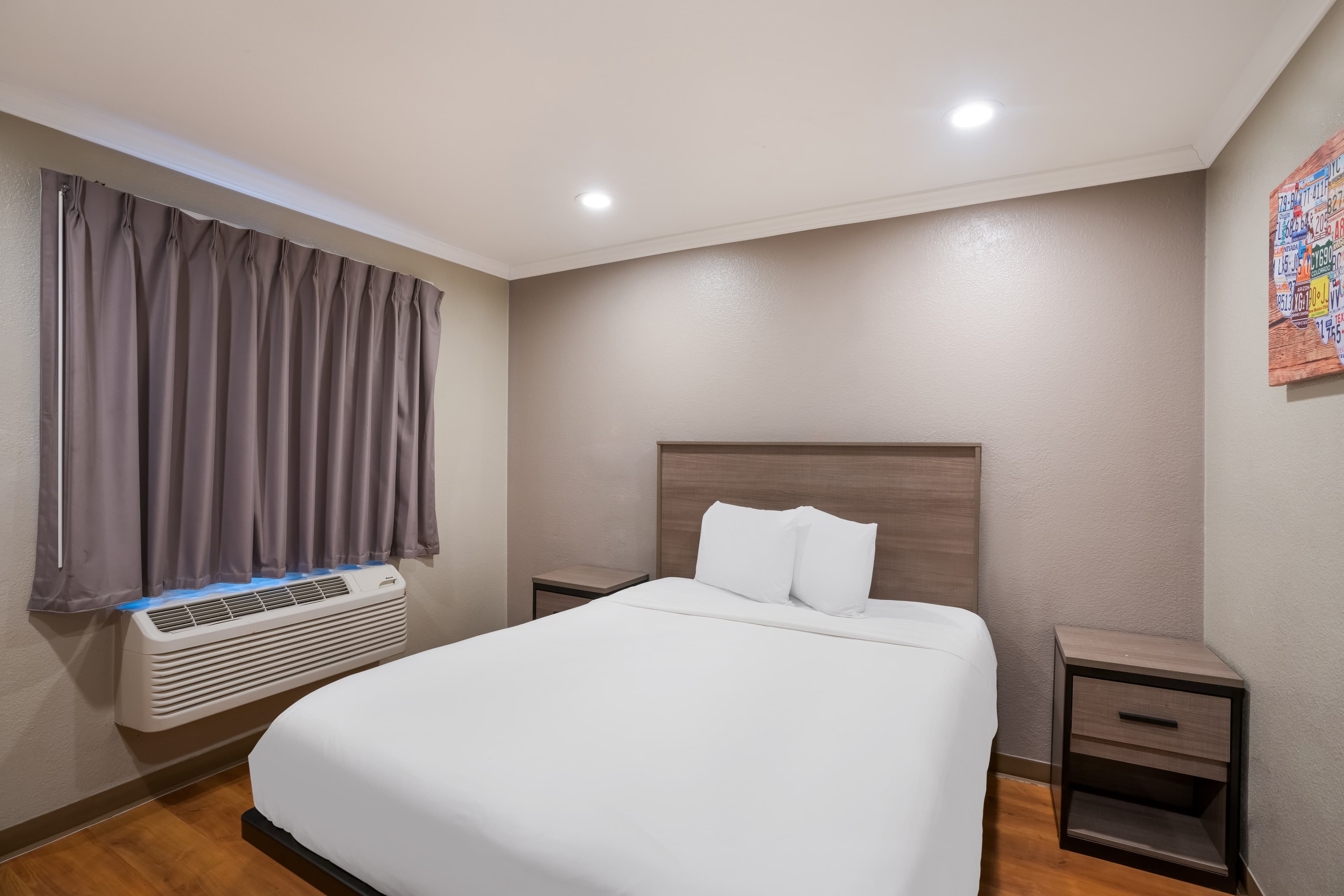 Econo Lodge Vallejo Fairgrounds — 25