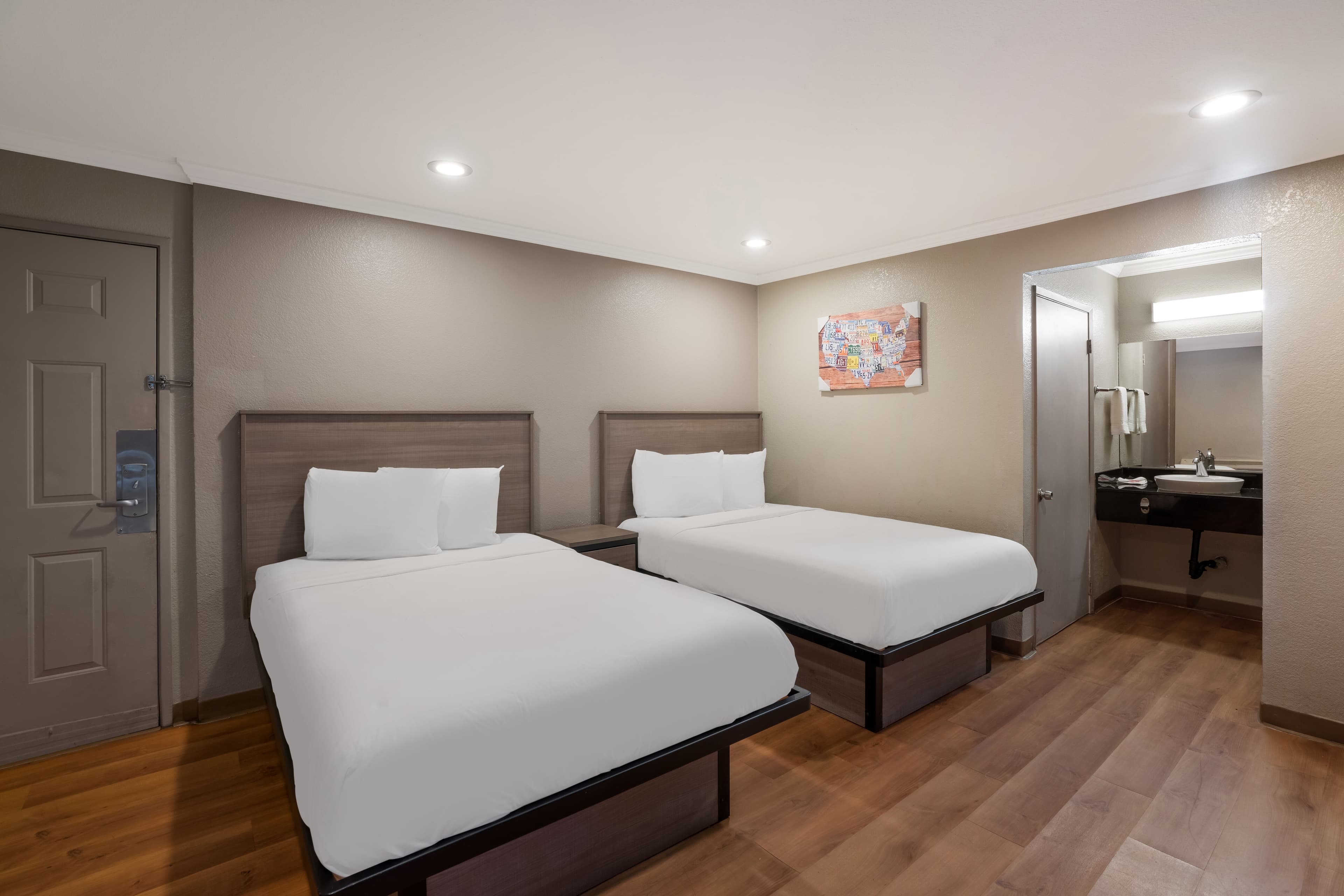 Econo Lodge Vallejo Fairgrounds — 28