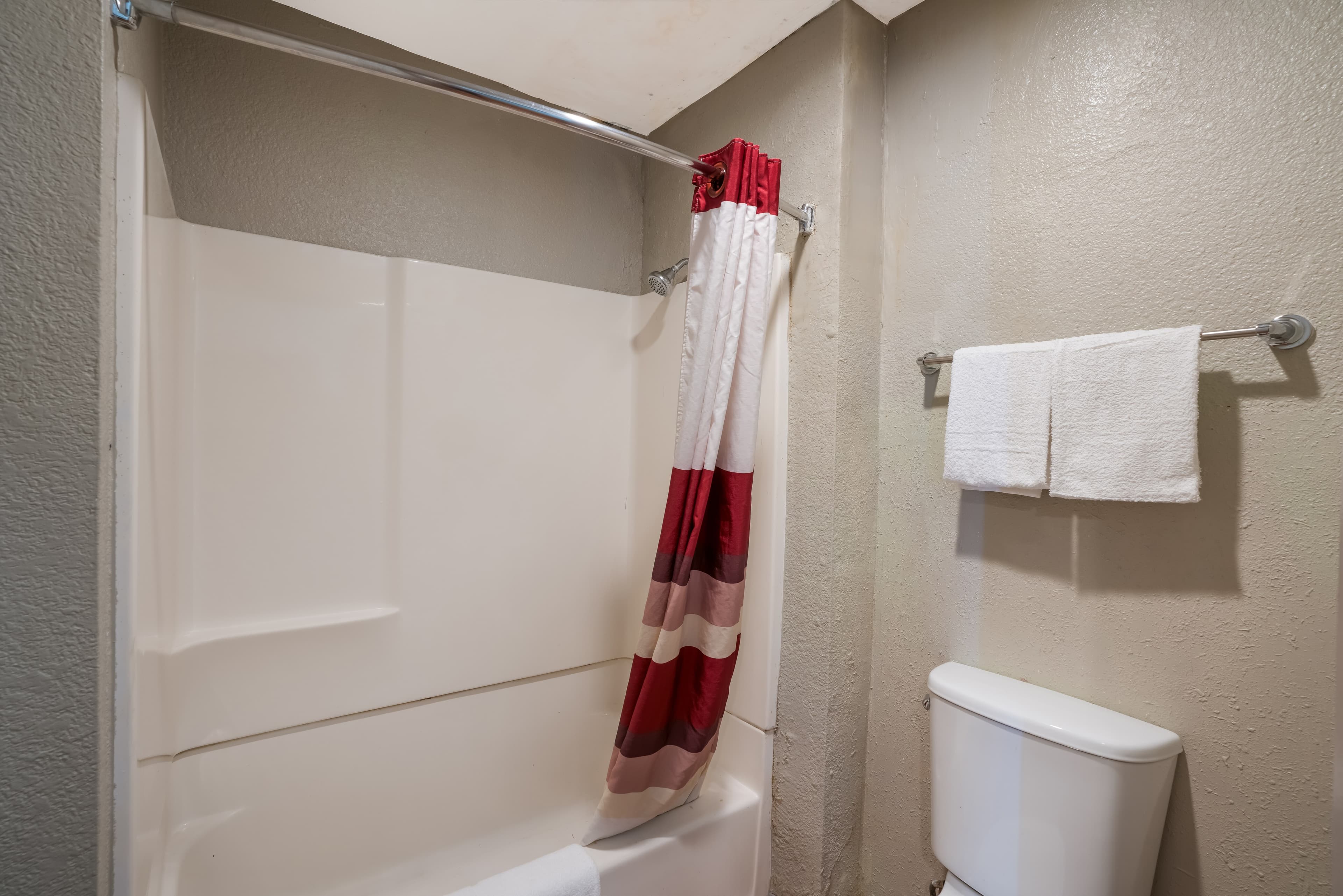 Econo Lodge Vallejo Fairgrounds — 30