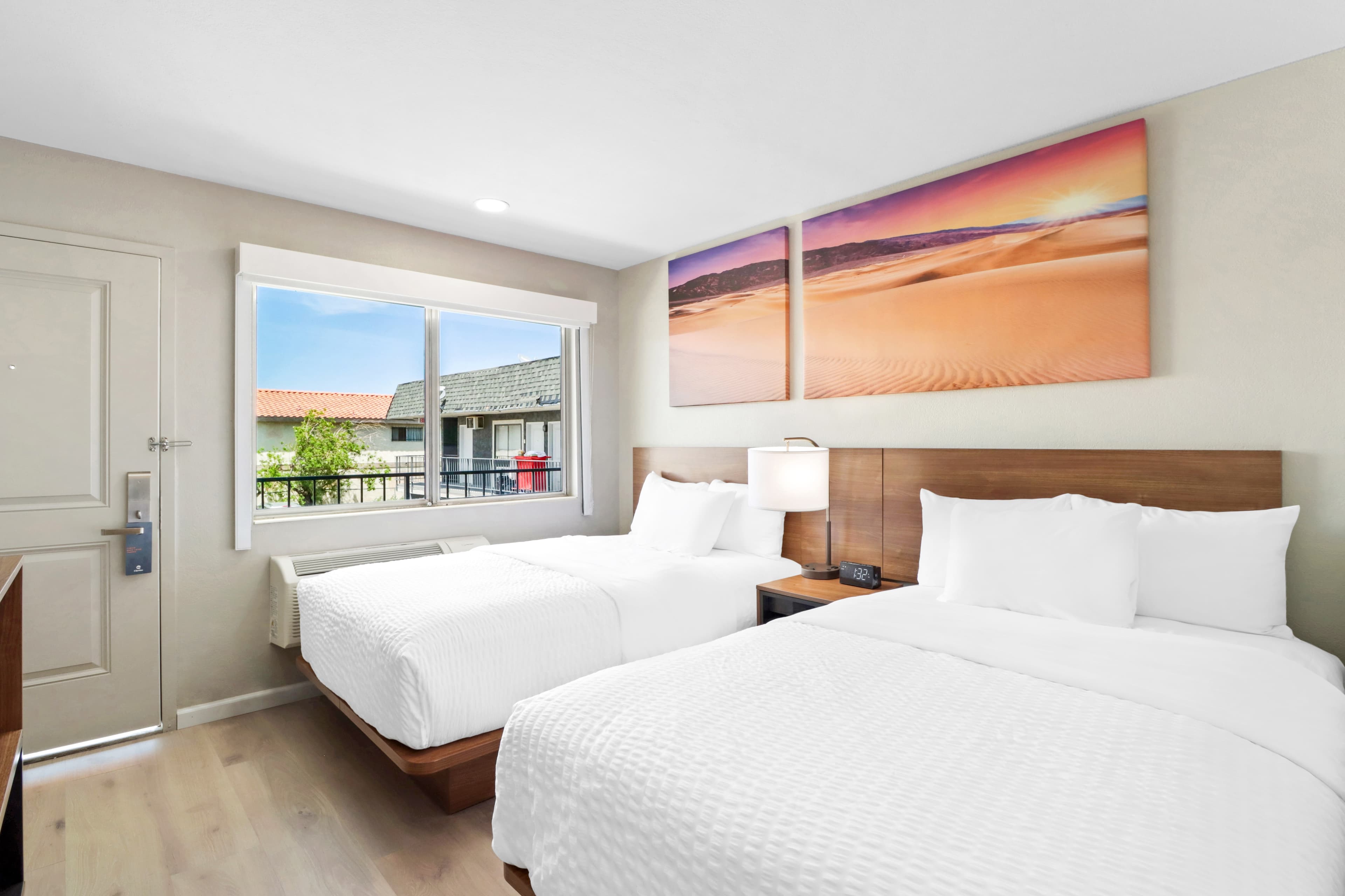 Clarion Pointe Ridgecrest near China Lake Naval Station - Image 3