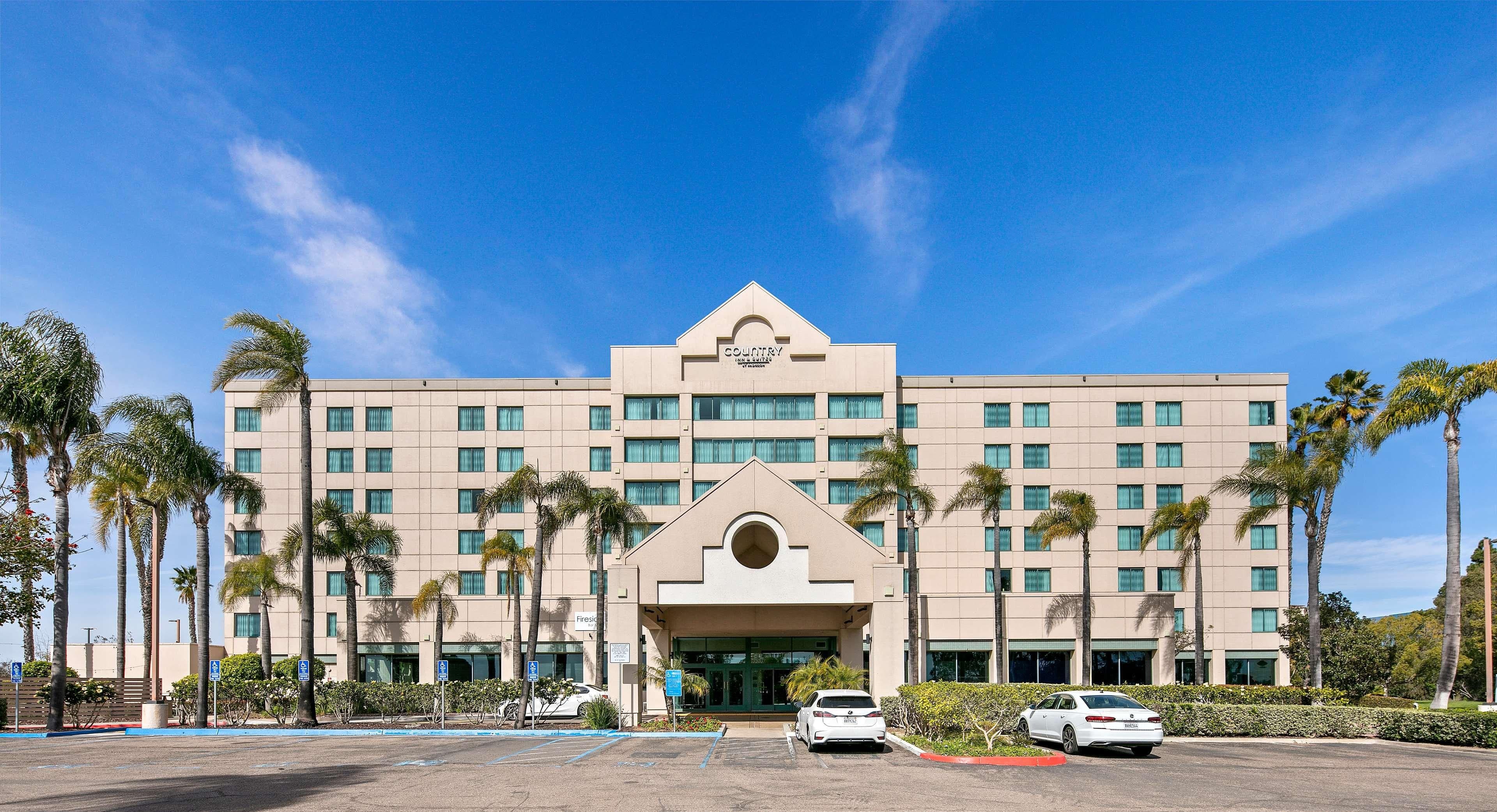 Country Inn & Suites by Radisson, San Diego North, CA - Image 1