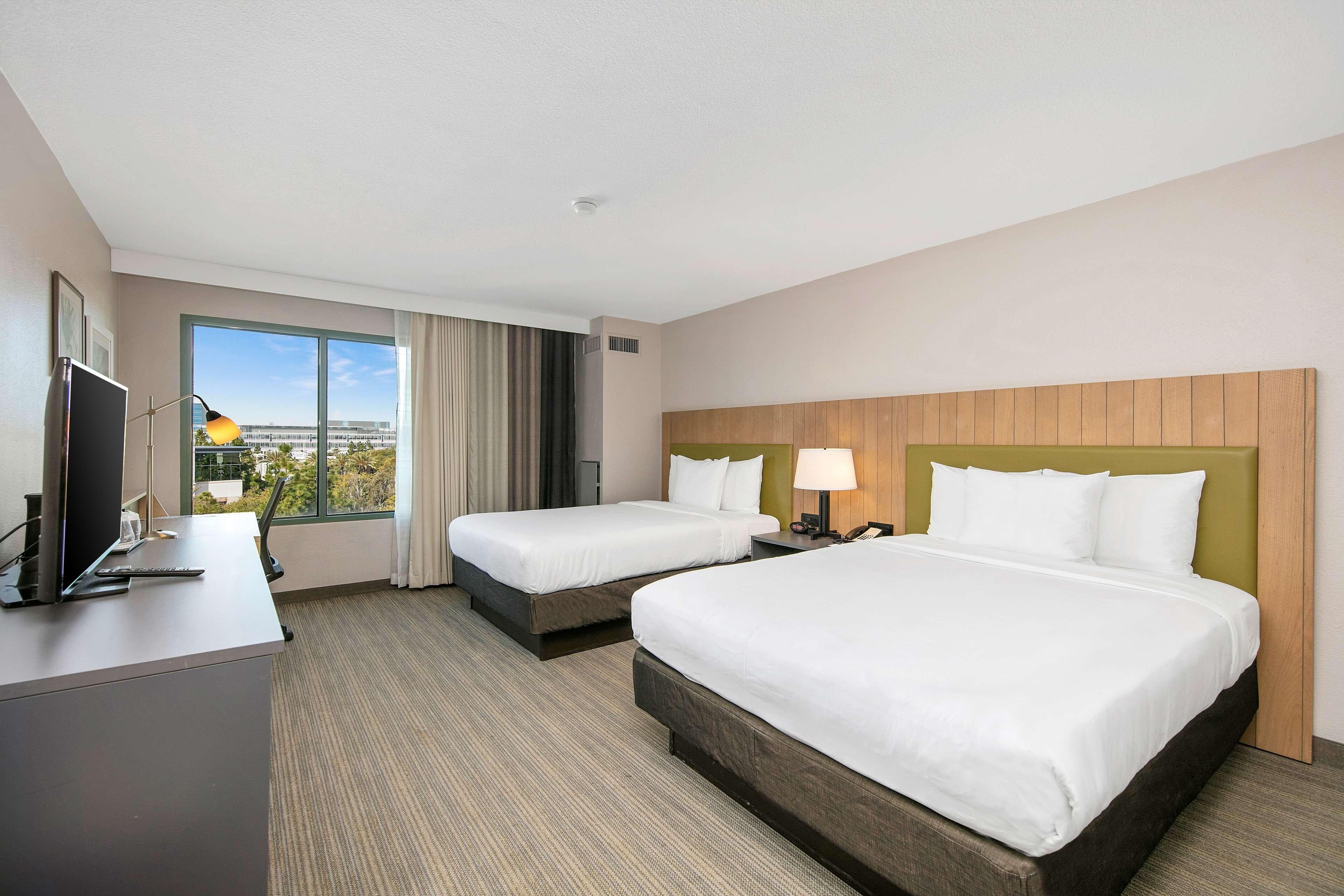 Country Inn & Suites by Radisson, San Diego North, CA — 8