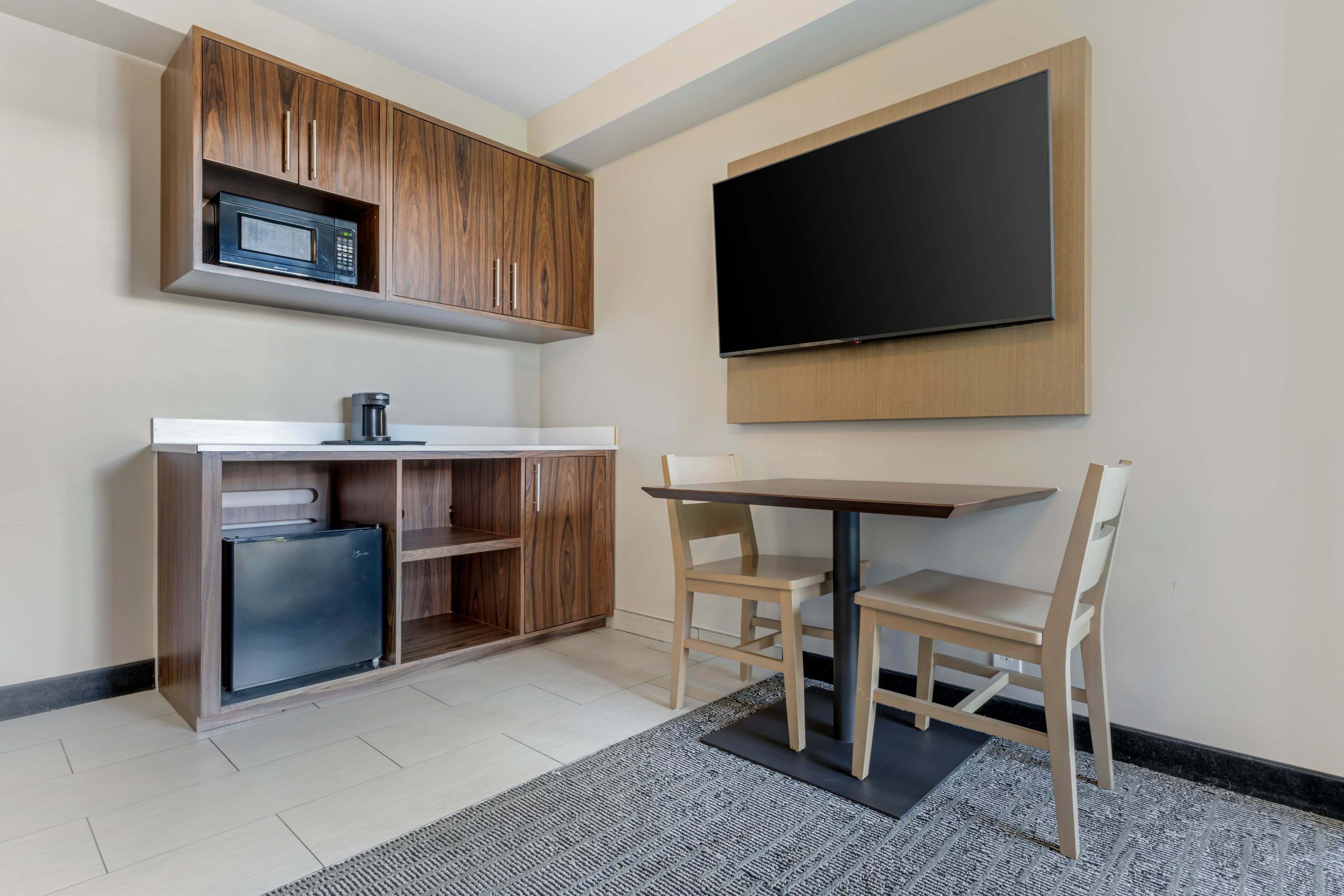 Country Inn & Suites by Radisson, Vallejo Napa Valley, CA — 10