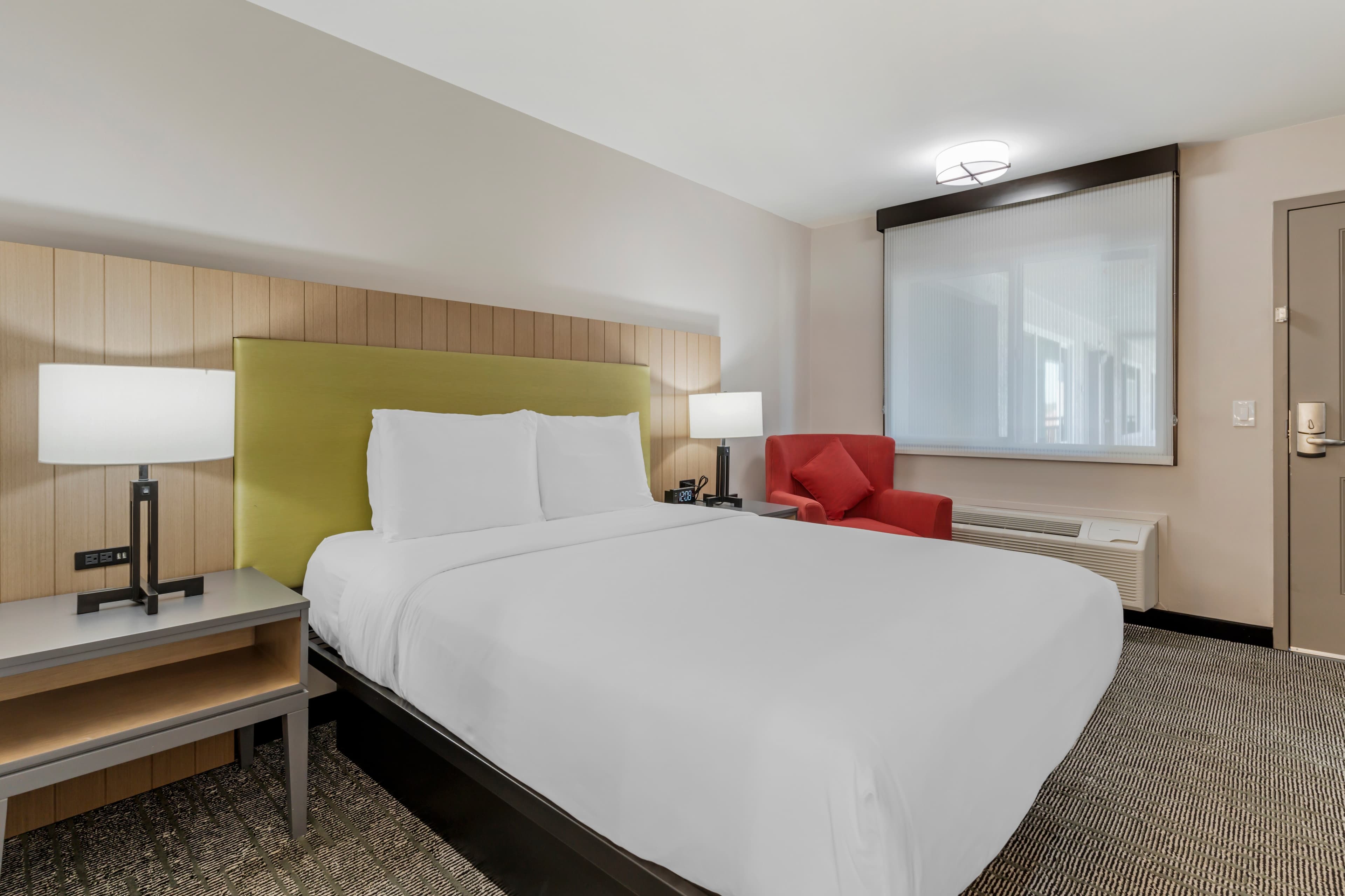 Country Inn & Suites by Radisson, Vallejo Napa Valley, CA — 15