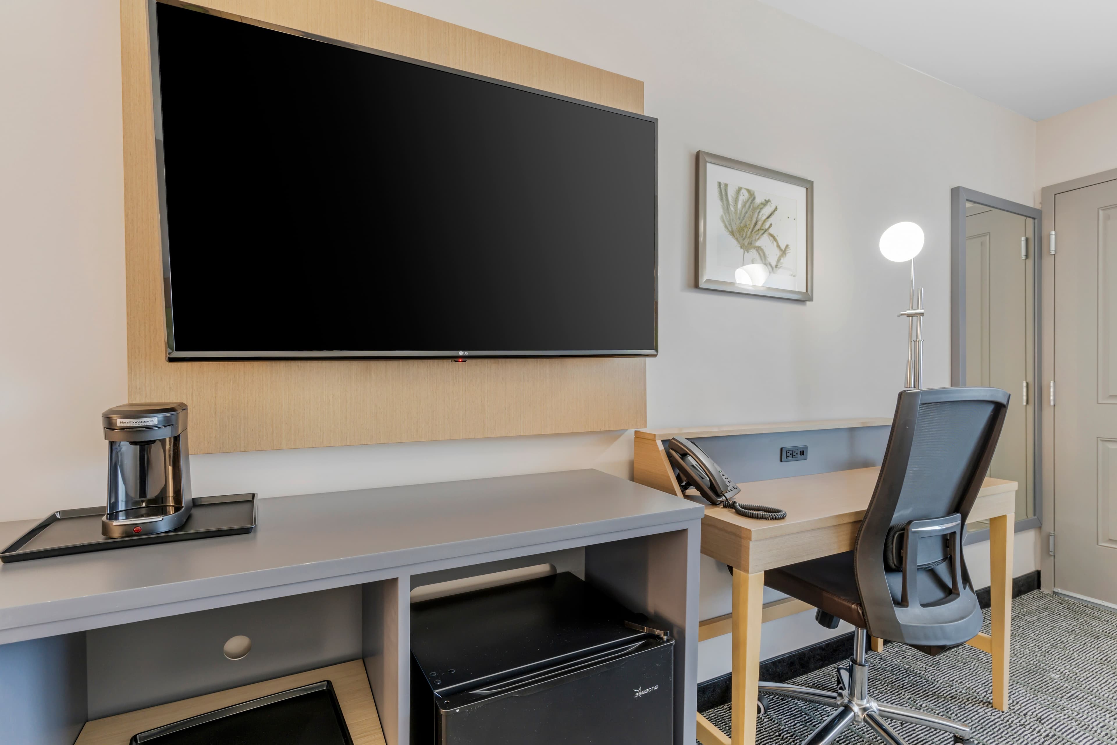 Country Inn & Suites by Radisson, Vallejo Napa Valley, CA — 24