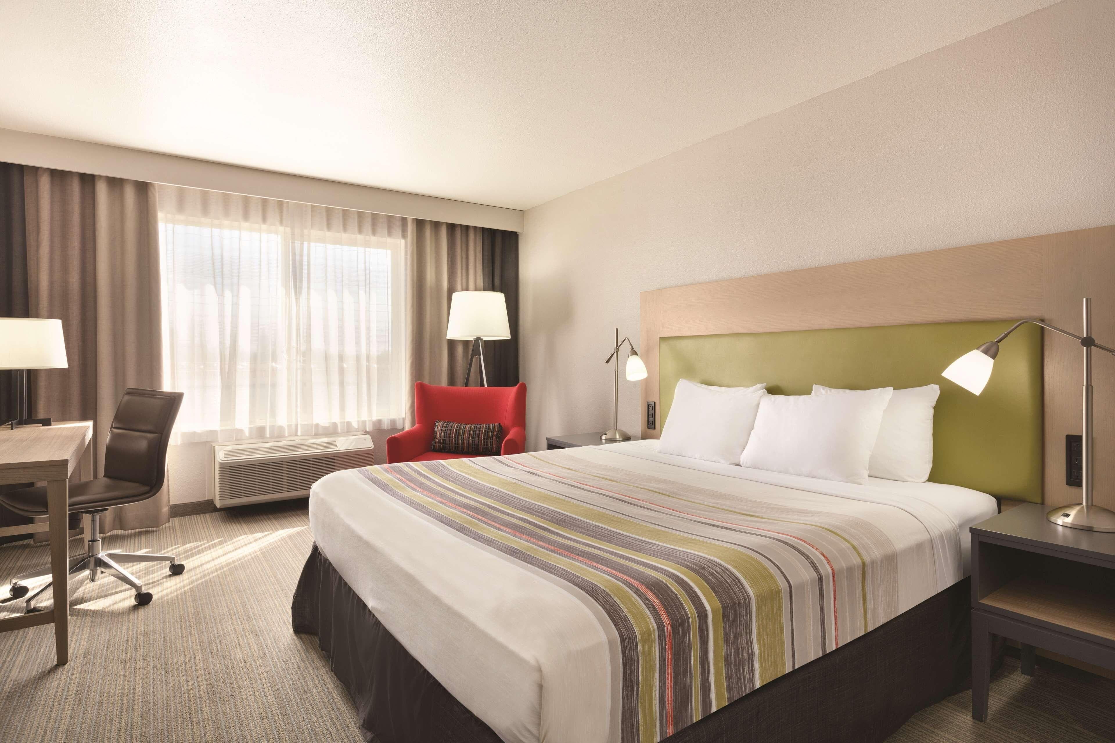 Country Inn & Suites by Radisson, Fresno North, CA - Image 3