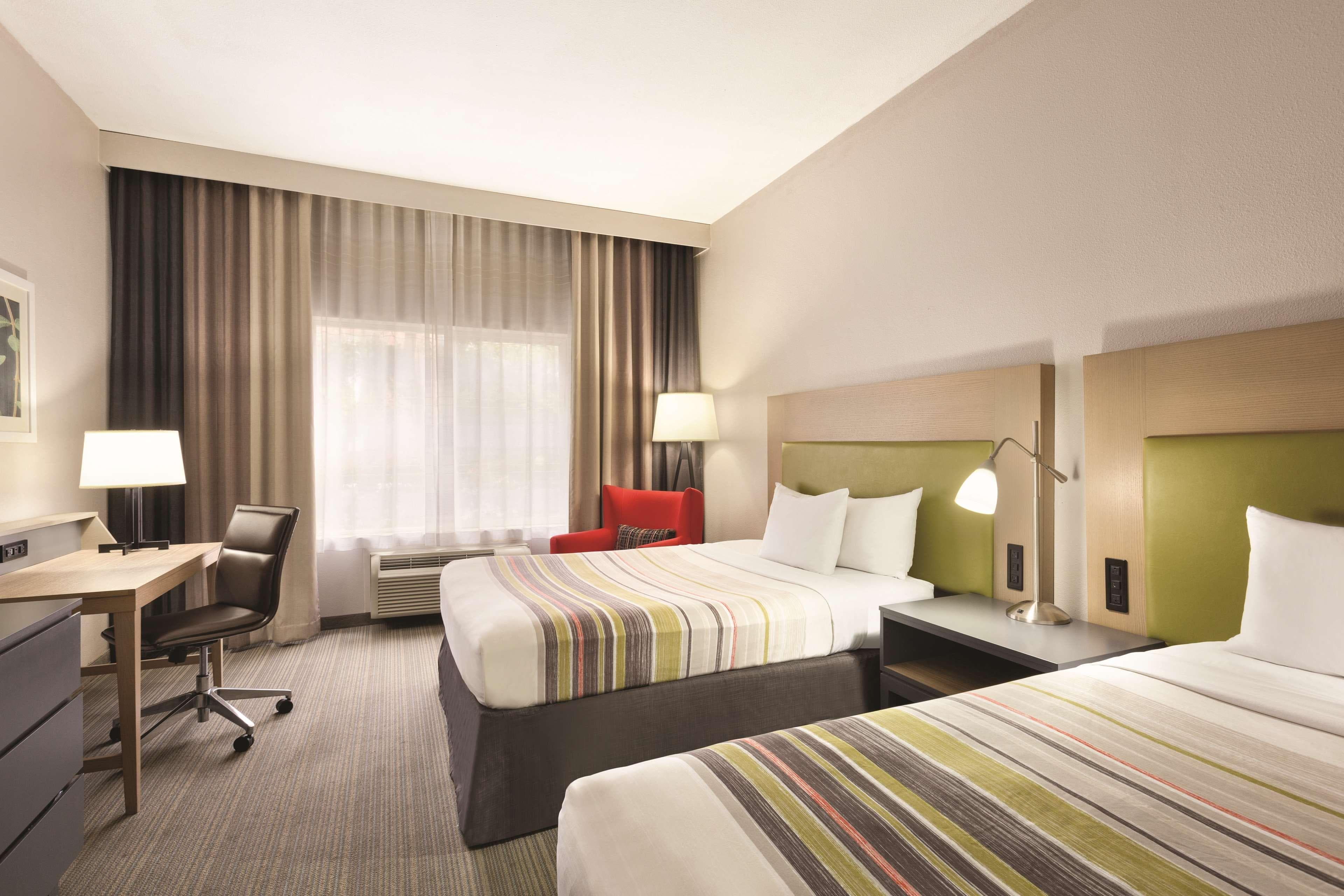 Country Inn & Suites by Radisson, Fresno North, CA - Image 1